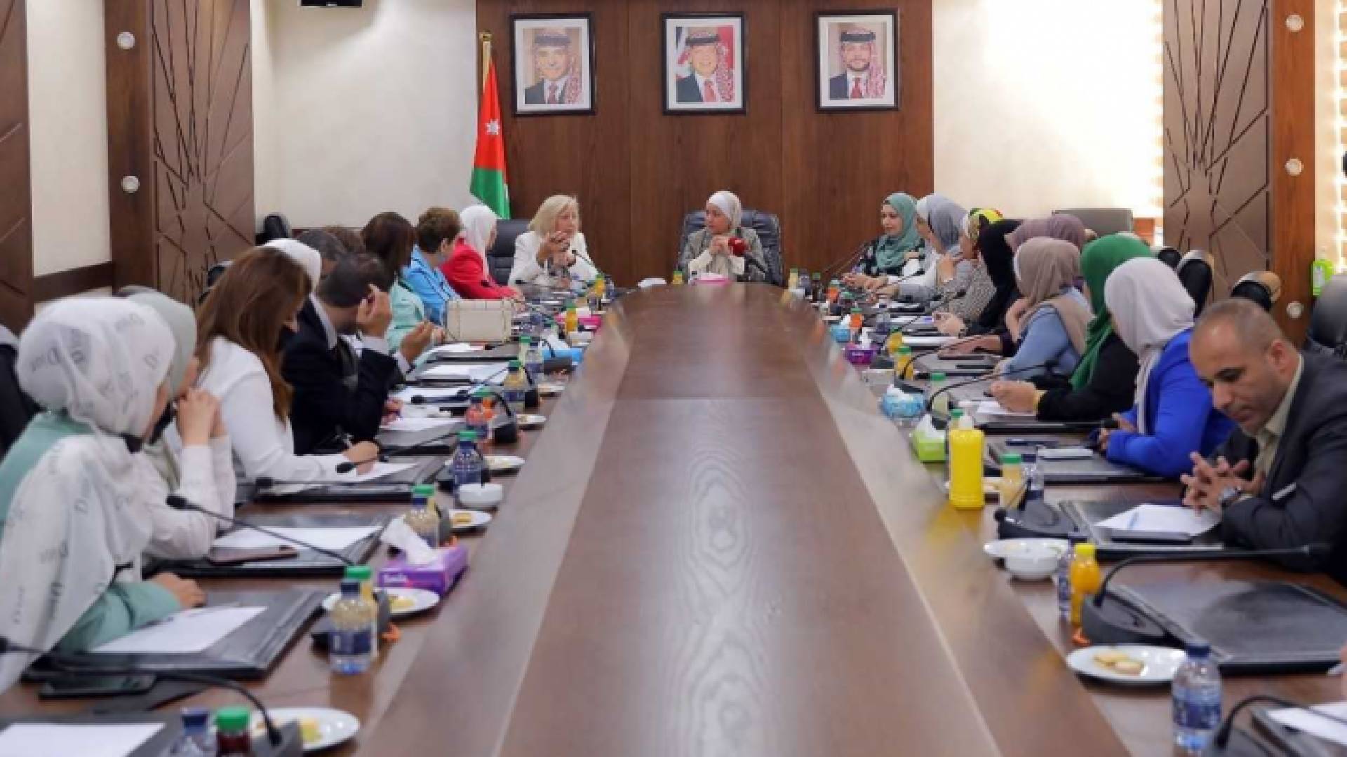 لجنة المرأة في مجلس الأعيان وملتقى البرلمانيات الأردنيات