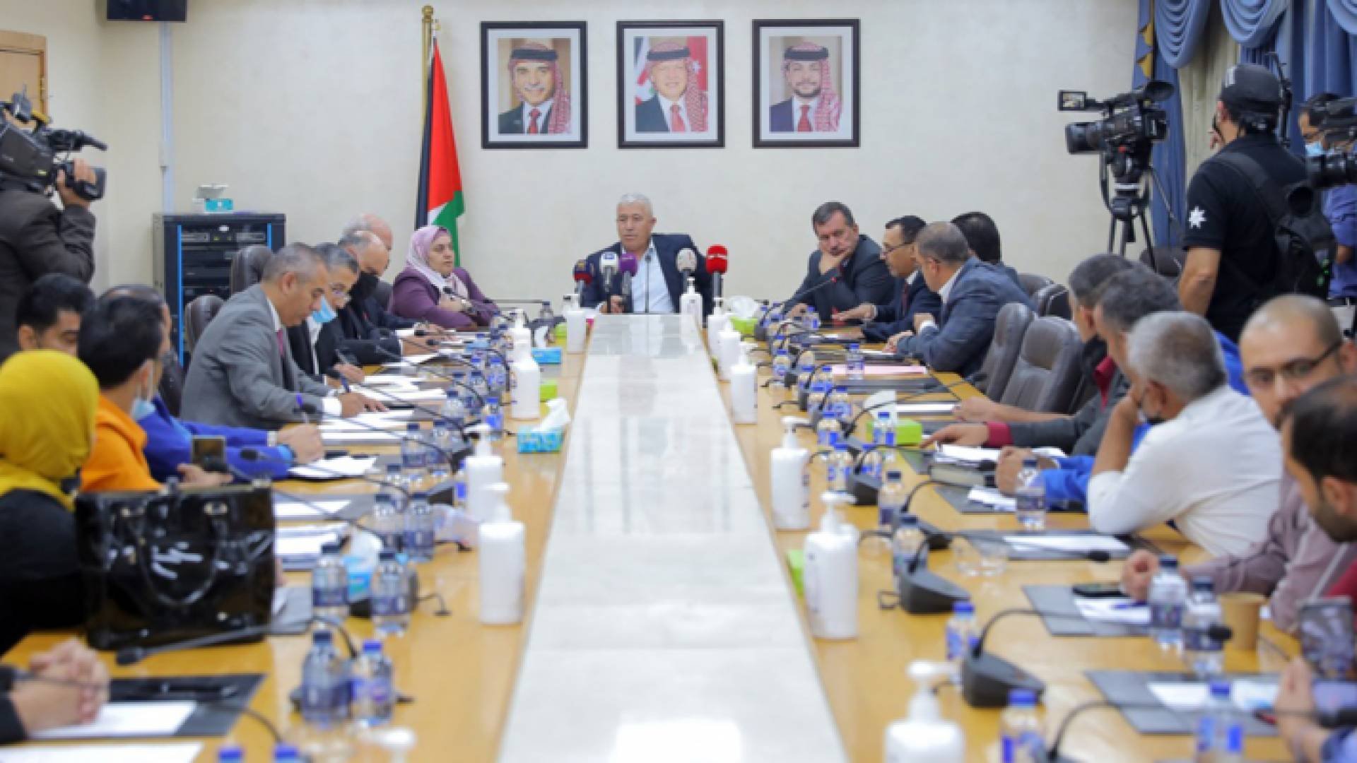 جانب من اجتماع اللجنة الإدارية النيابية مع رئيس ديوان الخدمة المدنية