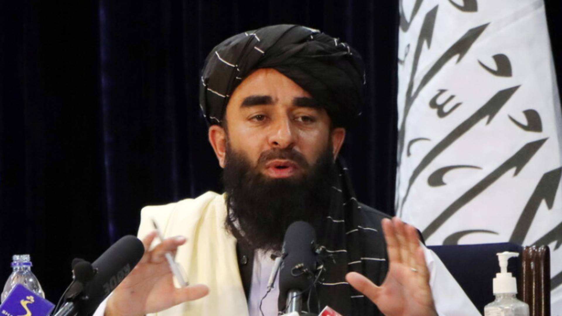 الناطق المتحدث باسم حركة طالبان ذبيح الله مجاهد