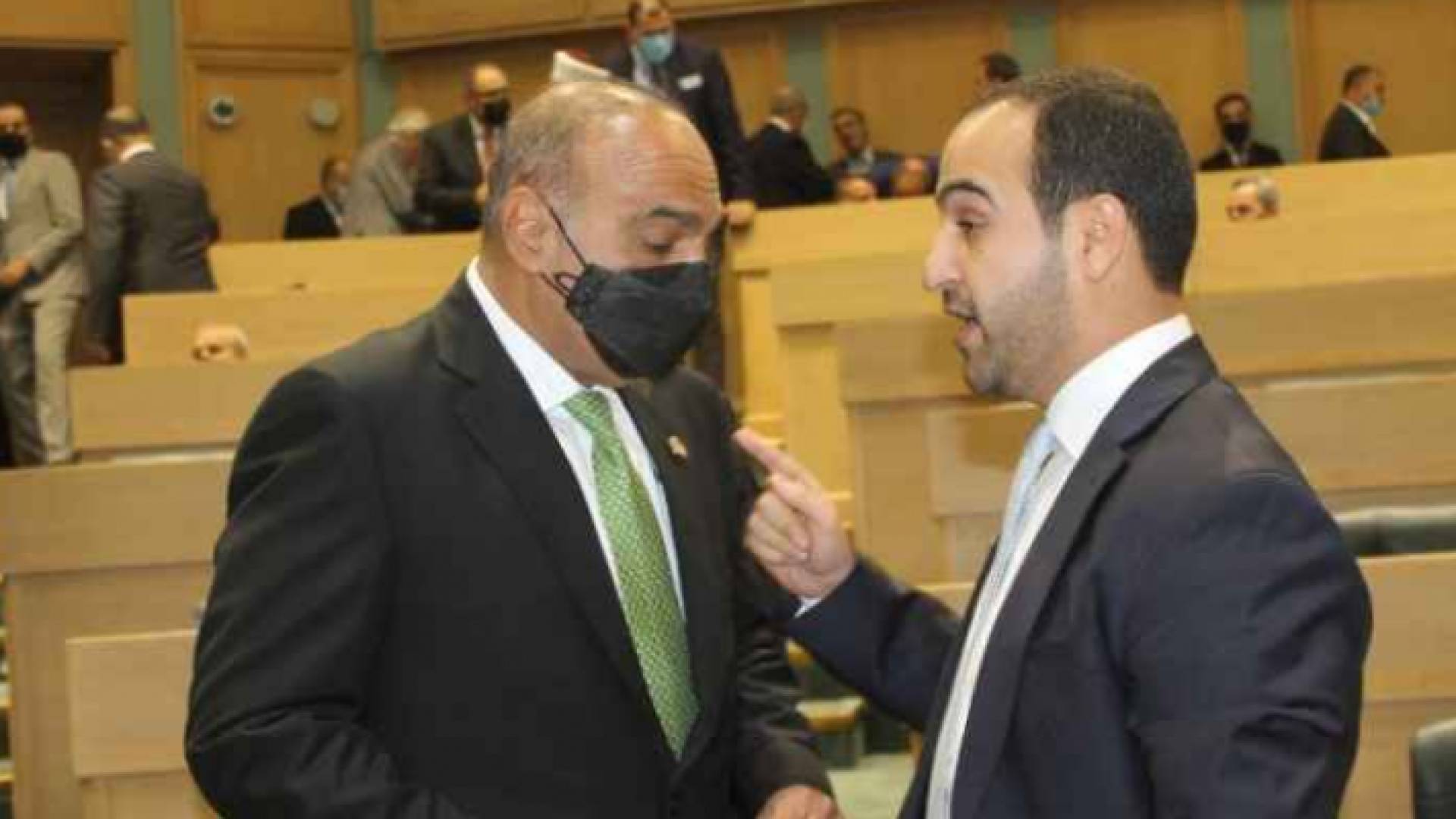 النائب عماد العدوان ورئيس الوزراء بشر الخصاونة