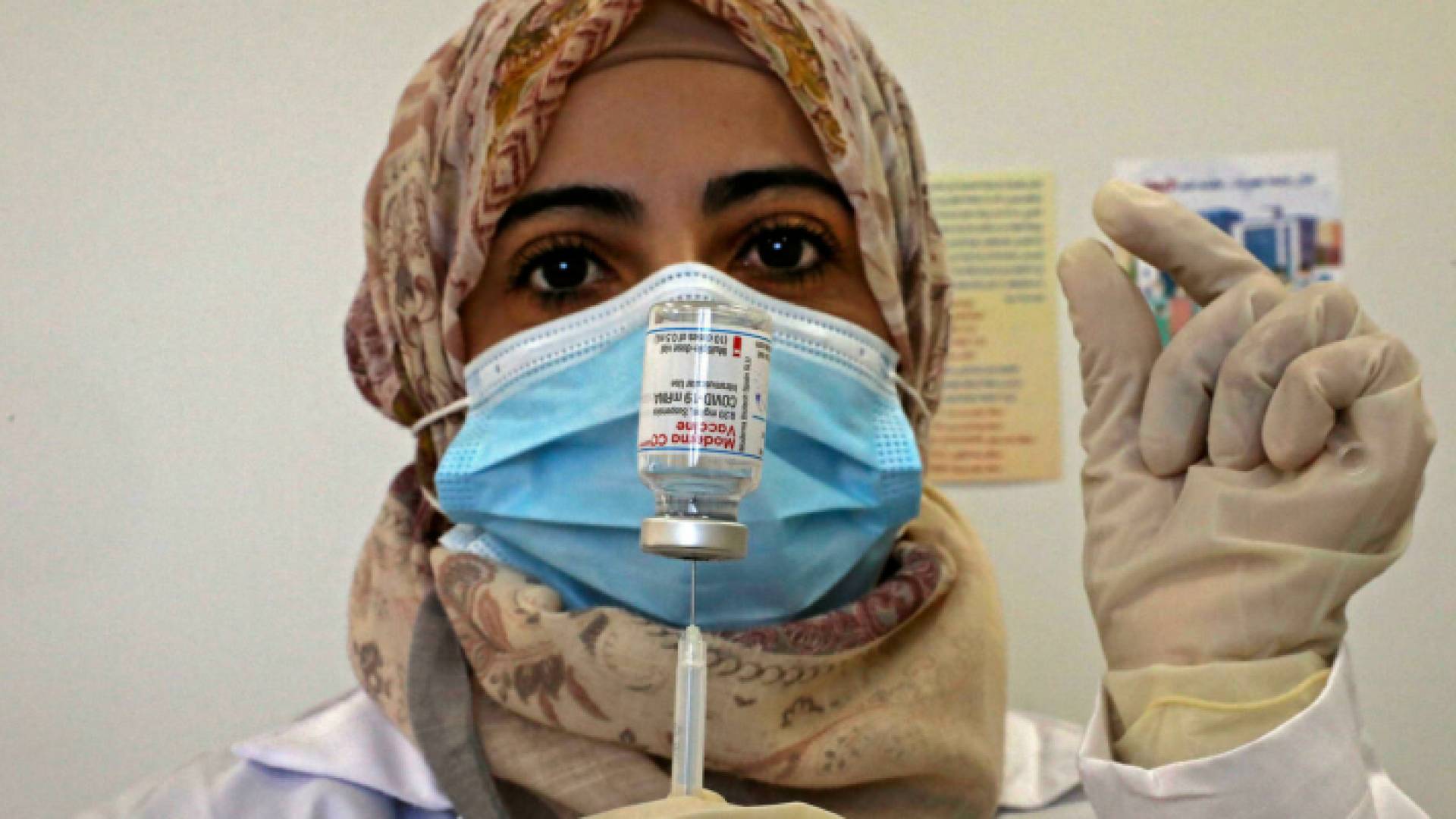 إقبال من الفلسطينيين على تلقي اللقاحات ضد كورونا