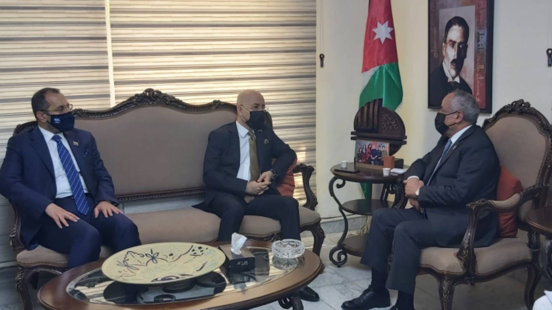 وزير الثقافة يلتقي السفير العراقي