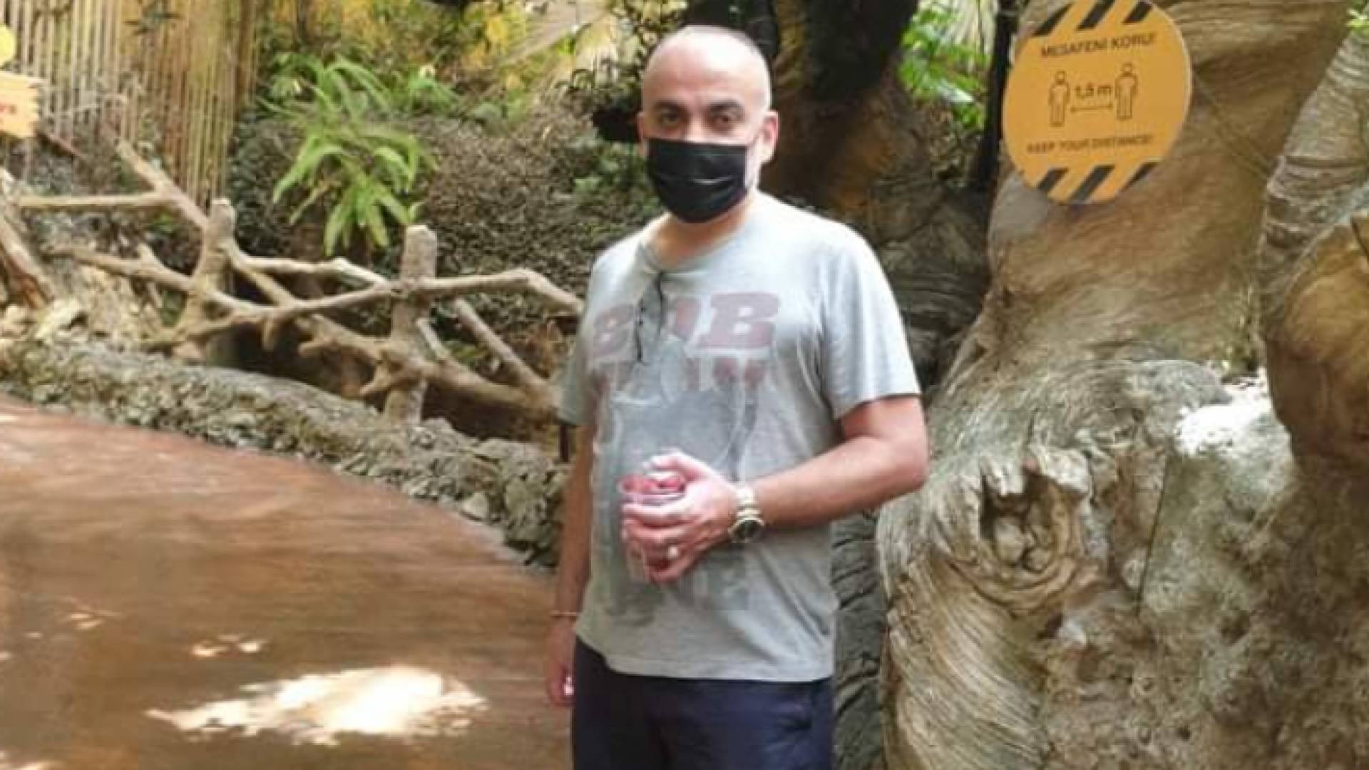 المواطن الأردني حسام الخصاونة