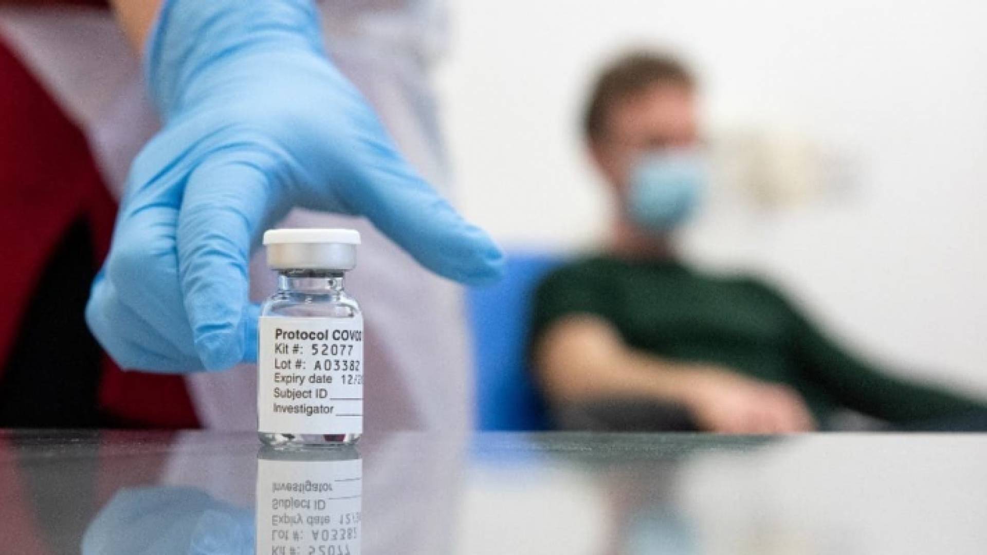 قارورة تحتوي على لقاح كورونا - تعبيرية