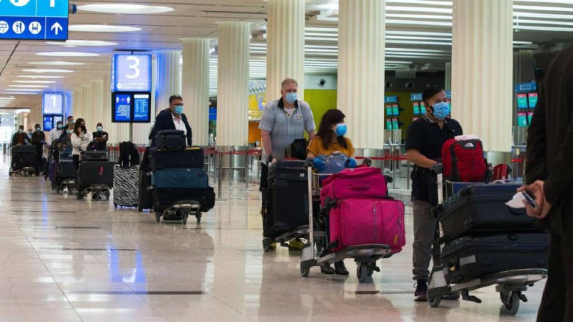 الإمارات تفتح تأشيرات السياحة لجميع متلقي اللقاح