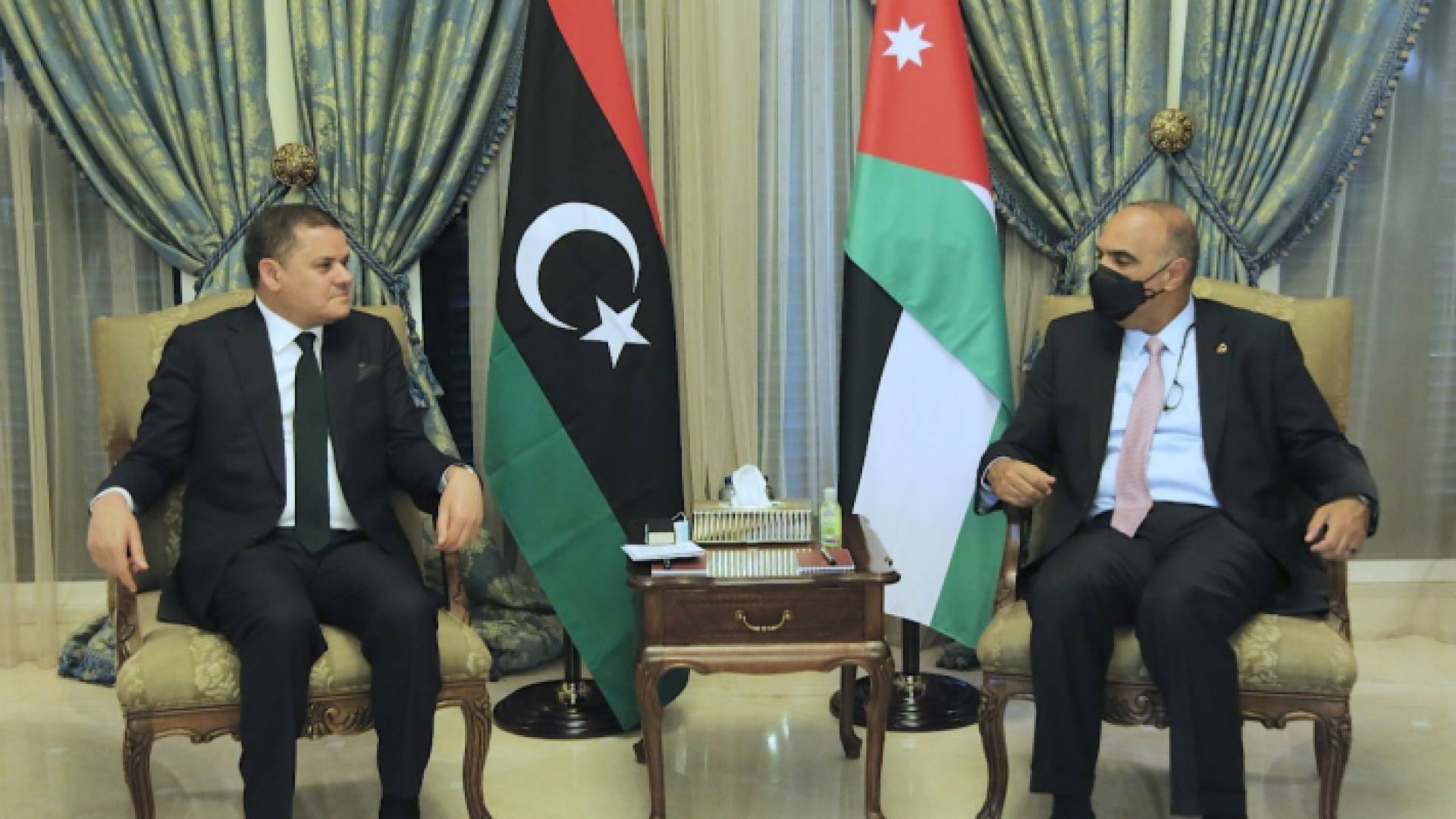 رئيس الوزراء الدكتور بشر الخصاونة ورئيس حكومة الوحدة الوطنية الليبية عبد الحميد الدبيبة