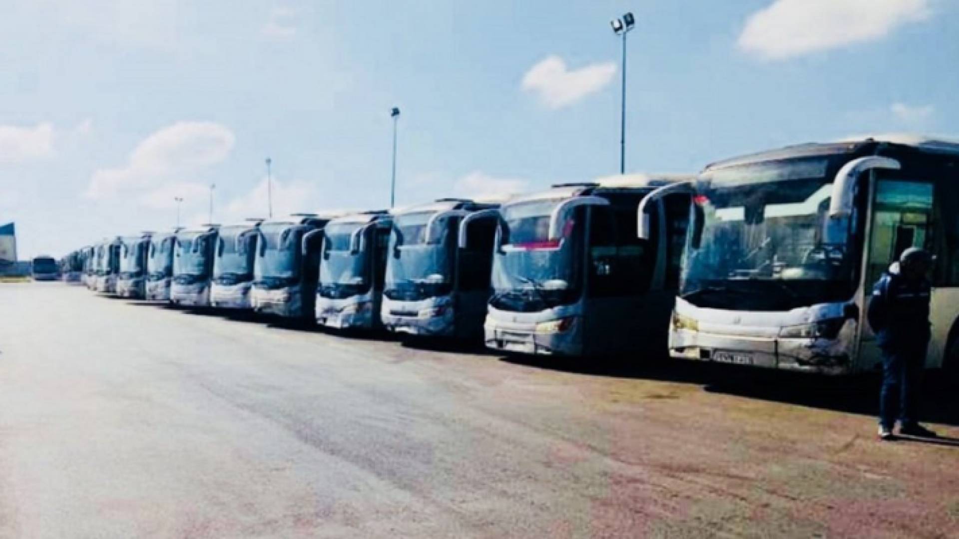 حافلات نقل عام