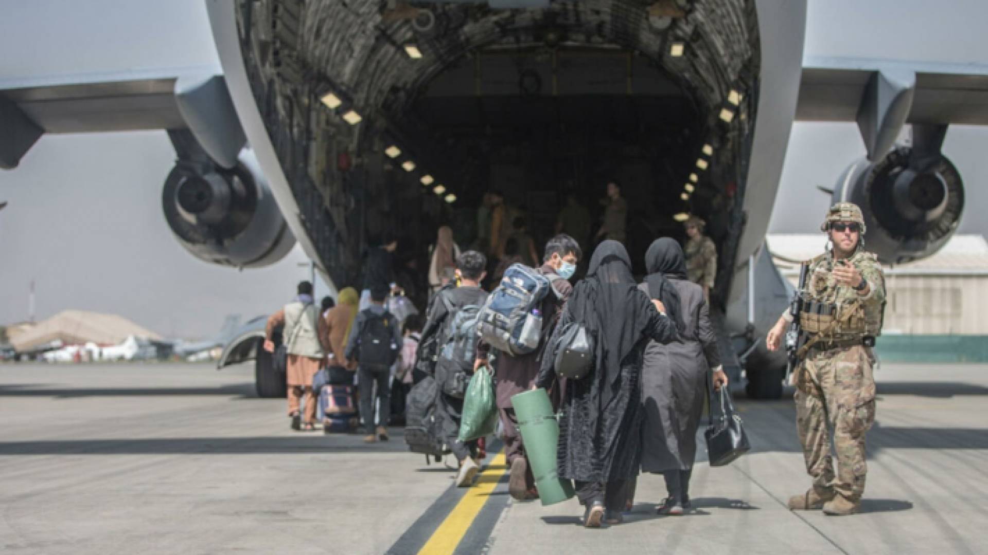 أعلنت بريطانيا انتهاء عمليات الإجلاء التي تقوم بها من كابول