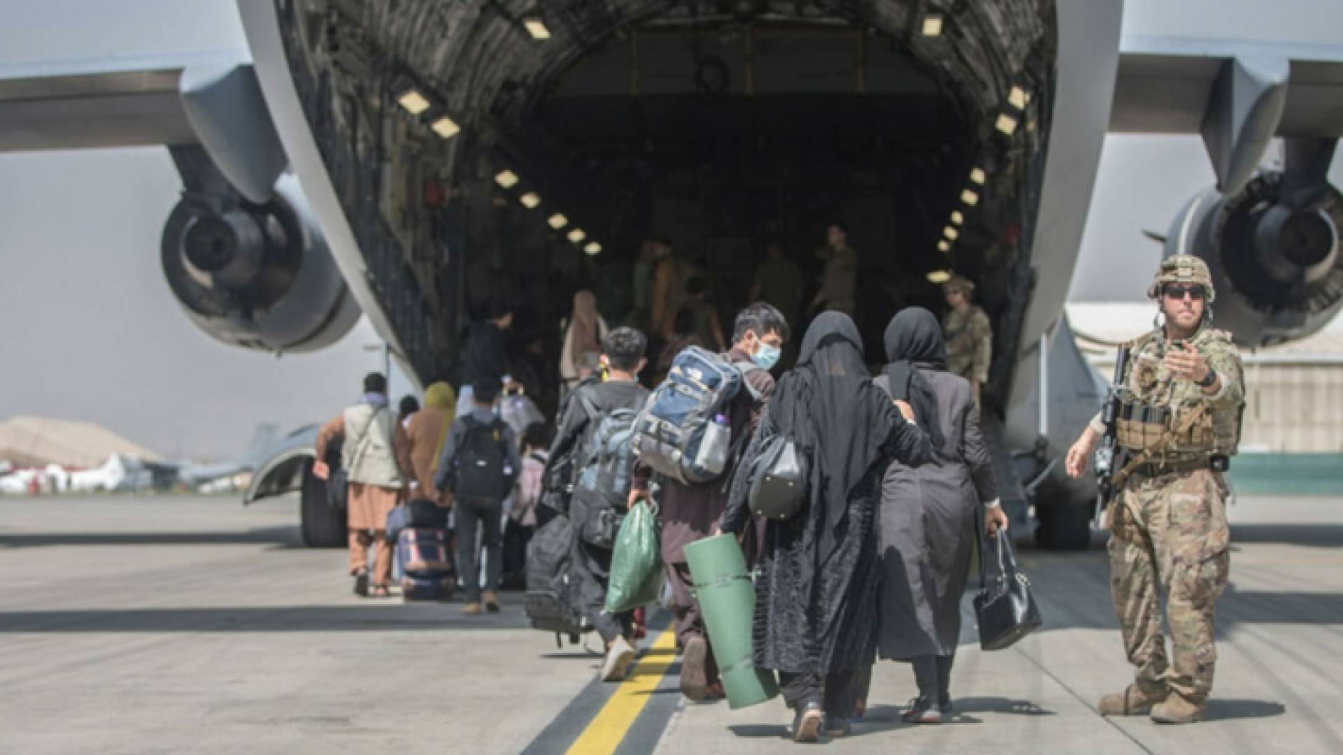عمليات الإجلاء من مطار كابول