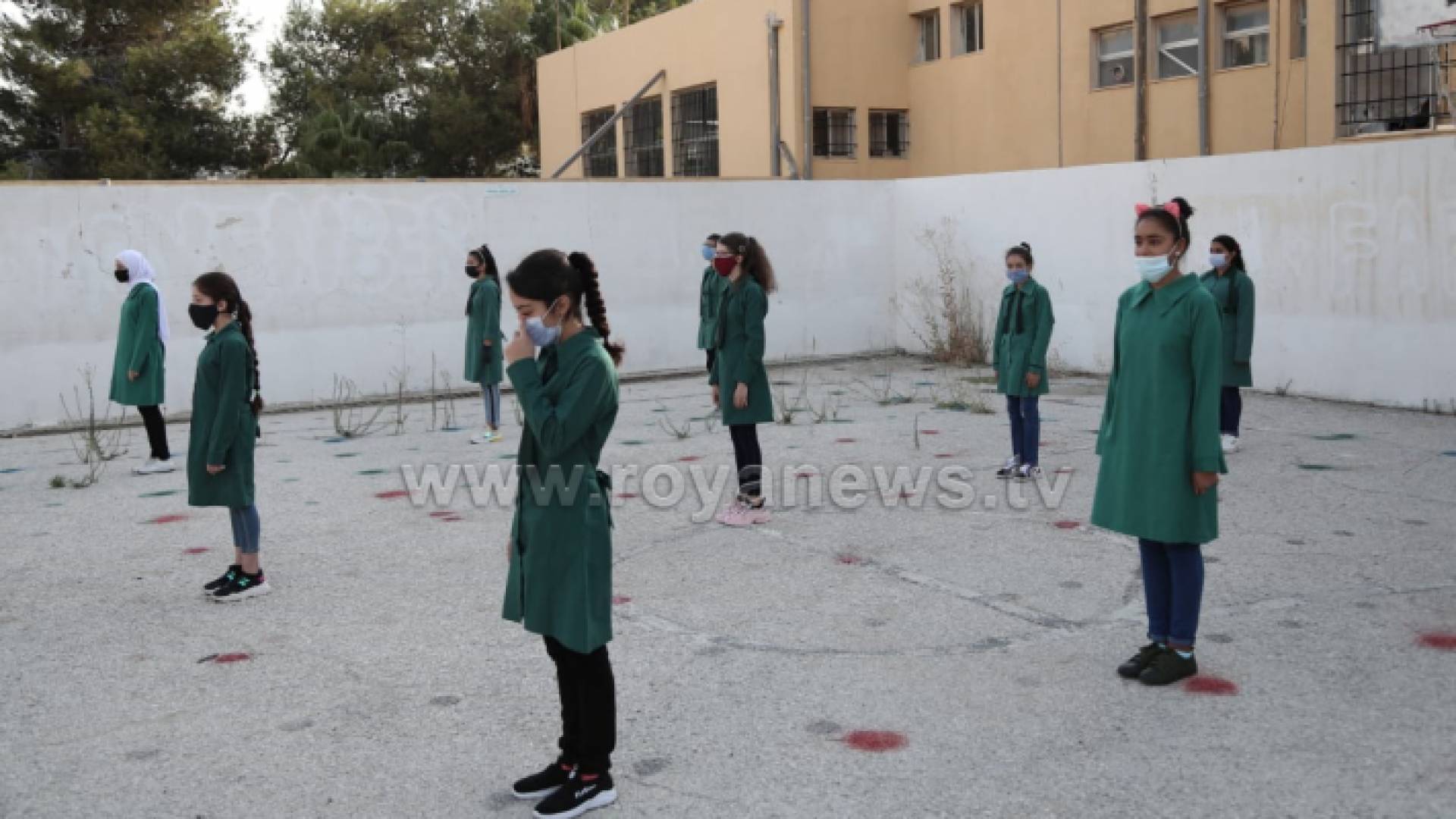 طلبة في الطابور الصباحي - ارشيفية