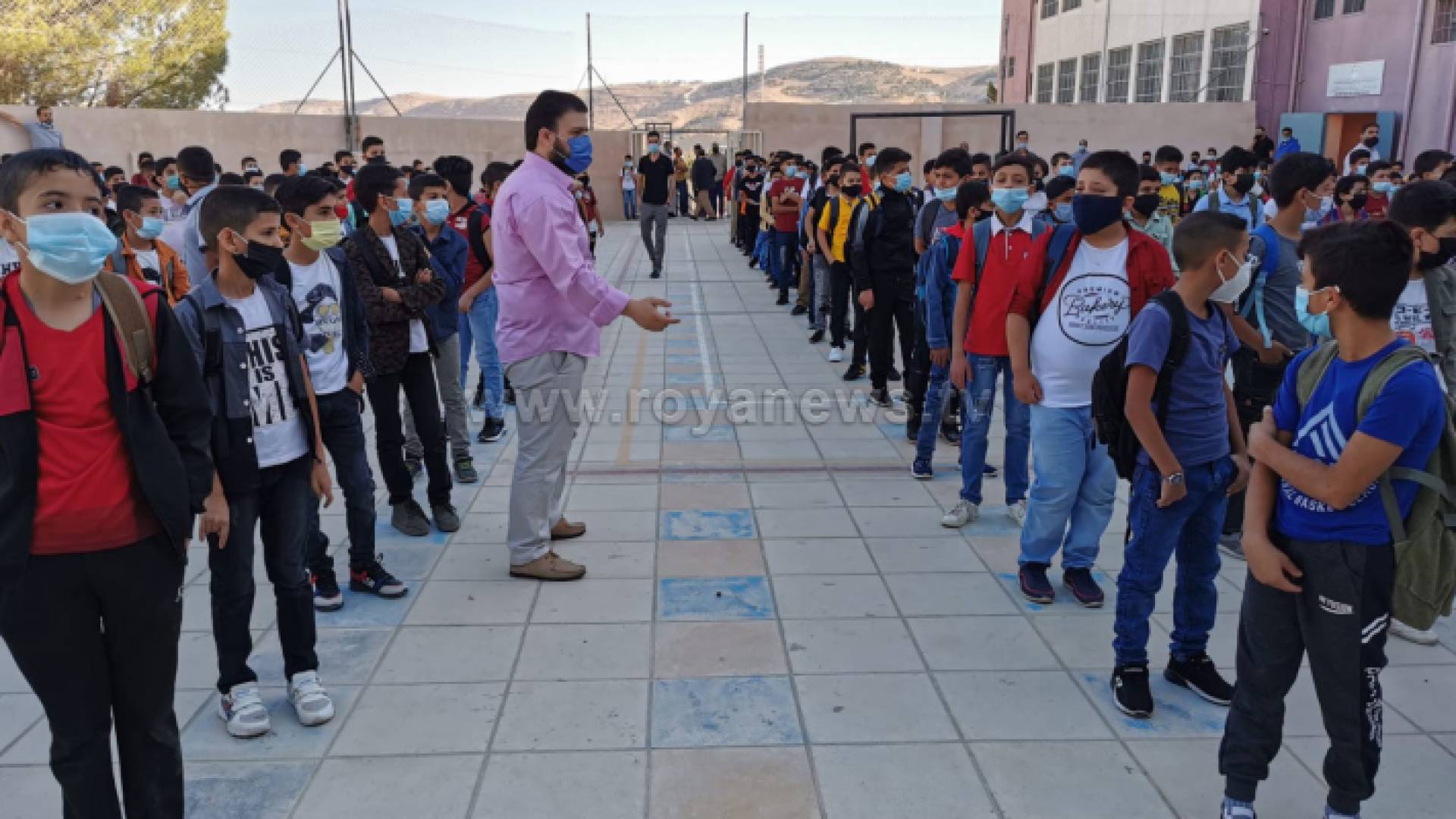 صورة أرشيفية لطلبة إحدى المدارس