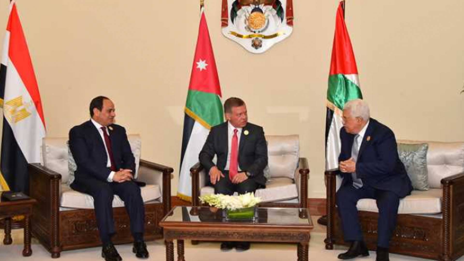 الملك عبدالله والرئيس السيسي والرئيس محمود