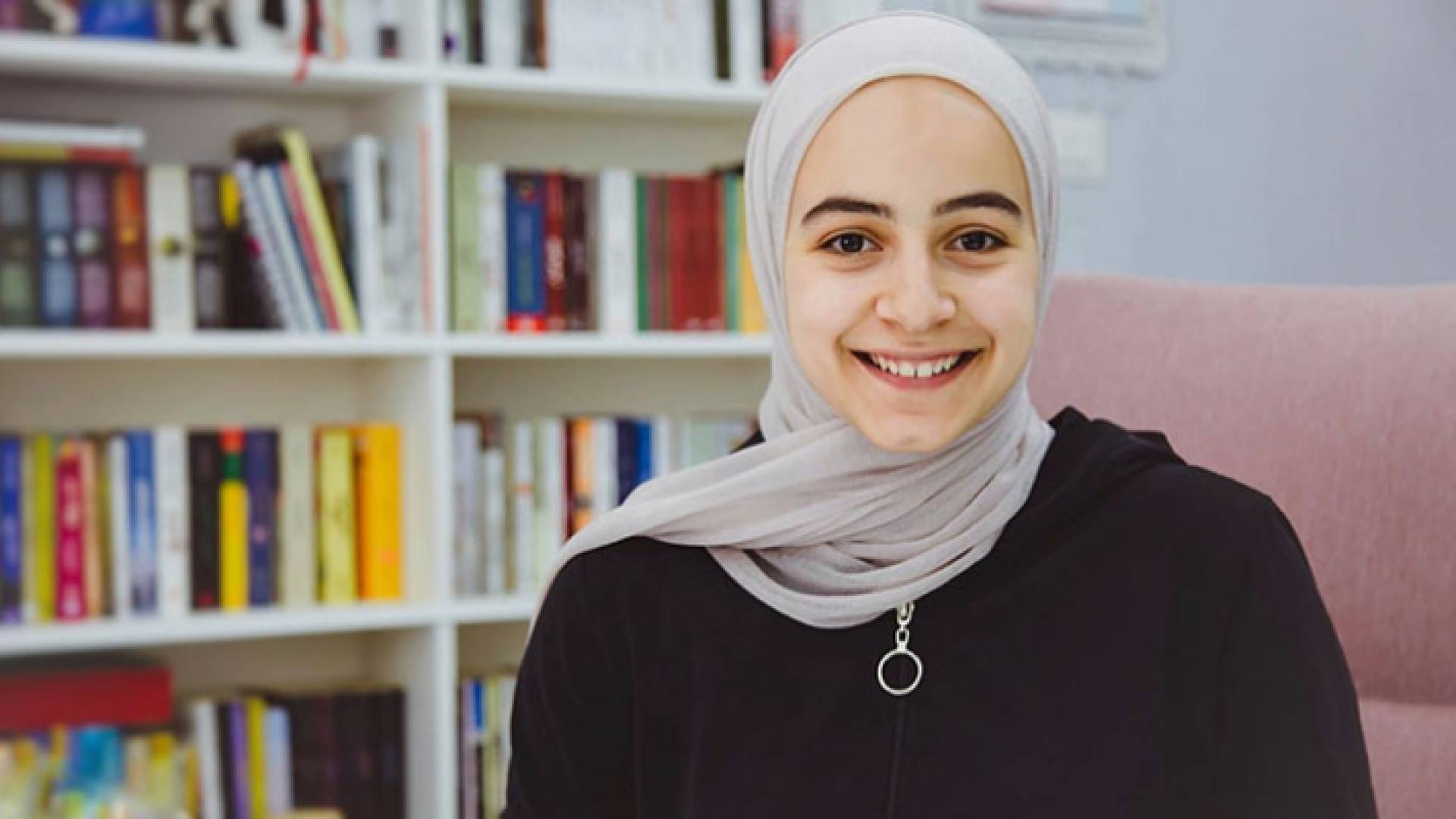 الطالبة لينة الحوراني