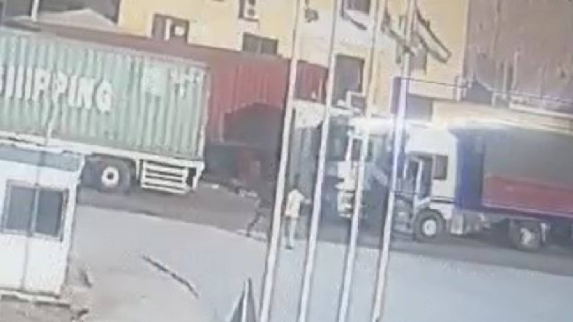 وفاة مواطن بعد تدهور شاحنة في ساحة 4 بالعقبة