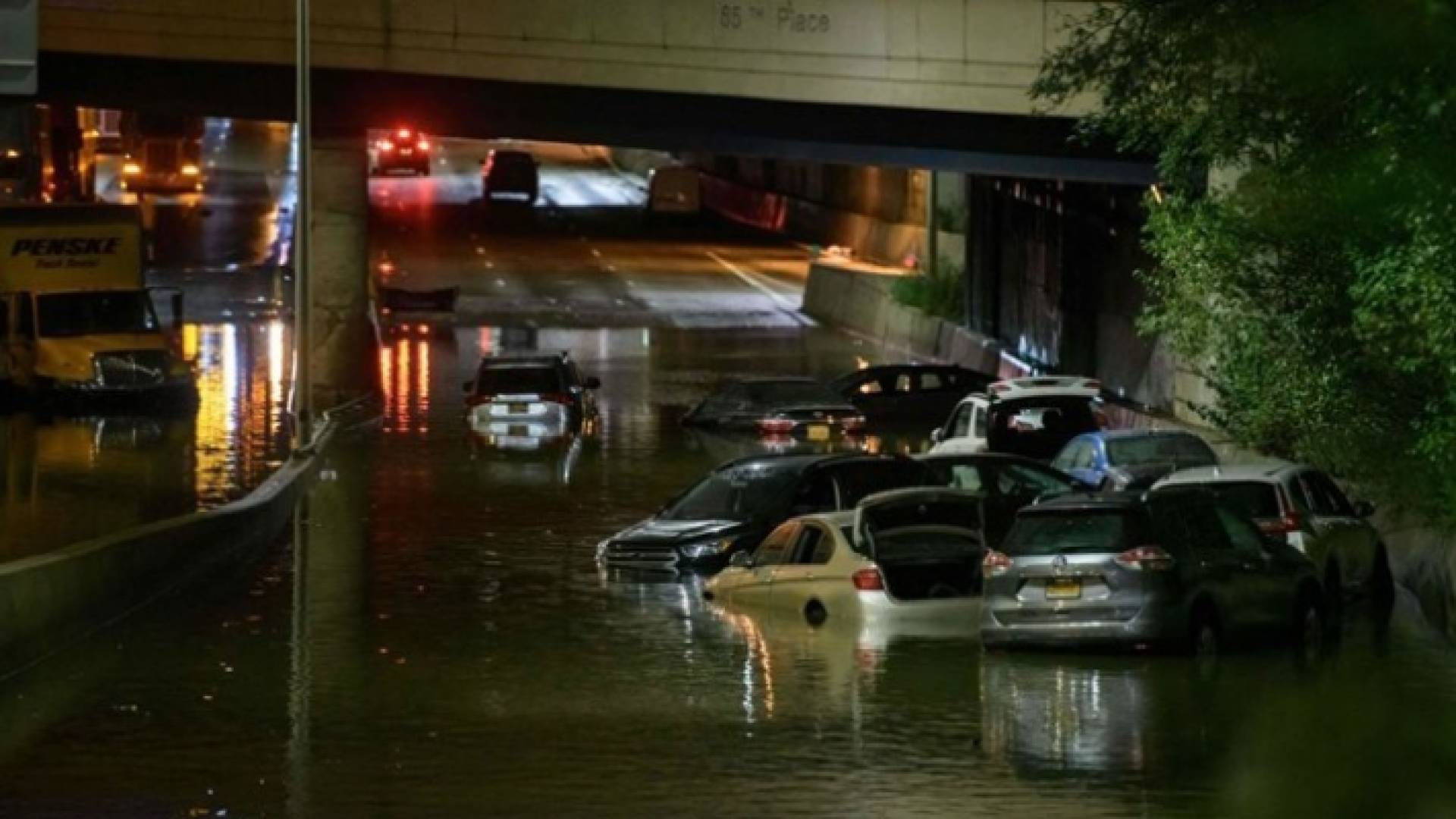 جانب الفيضانات