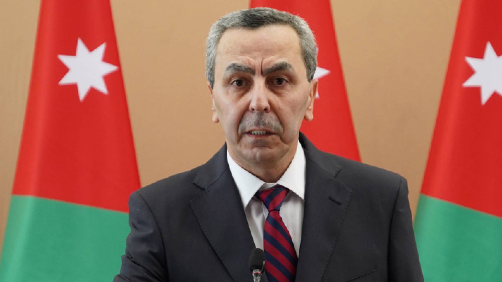 وزير التعليم العالي والبحث العلمي والتربية والتعليم الدكتور محمد أبو قديس