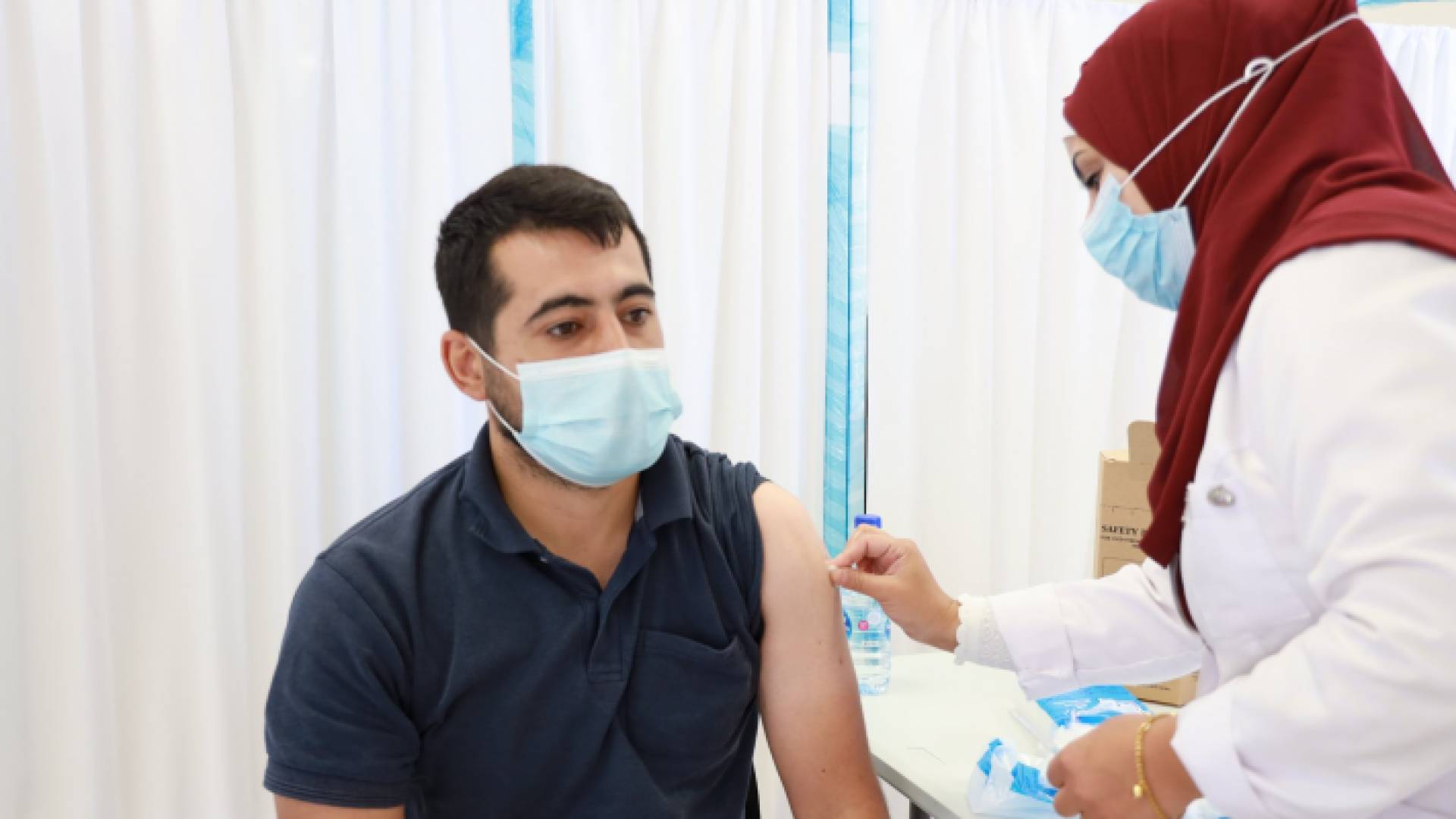 استمرار حملة التطعيم ضد كورونا في فلسطين