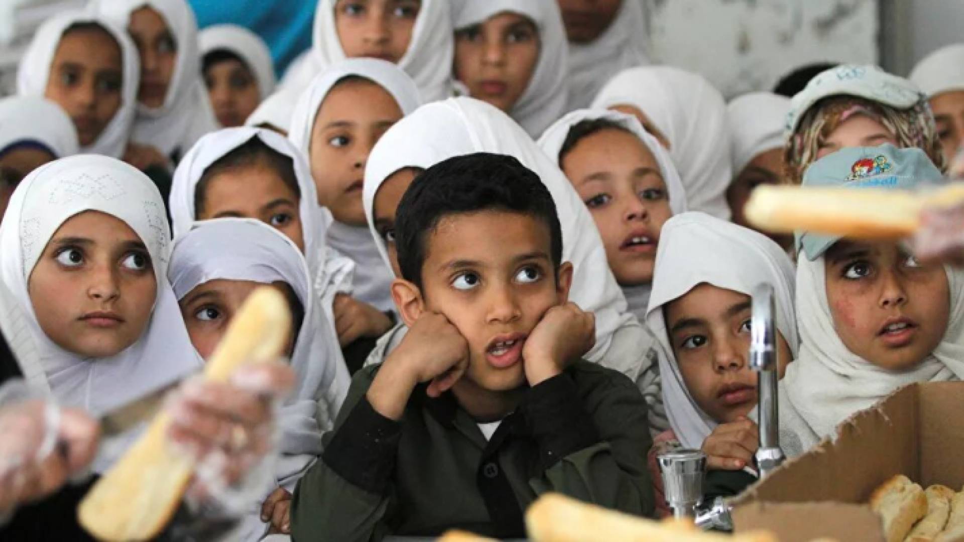 طلاب مدرسة في اليمن