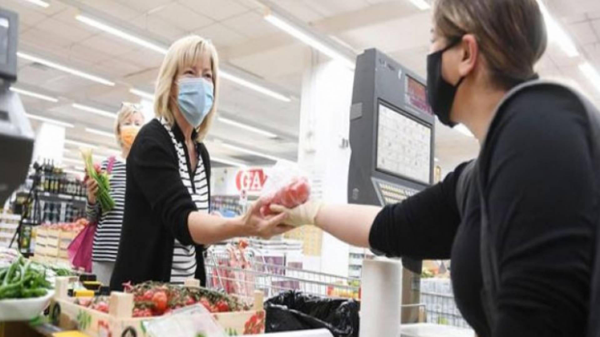 بلغاريا تقدم قسائم شراء من المحال الكبرى للتشجيع على تلقي مطعوم كورونا