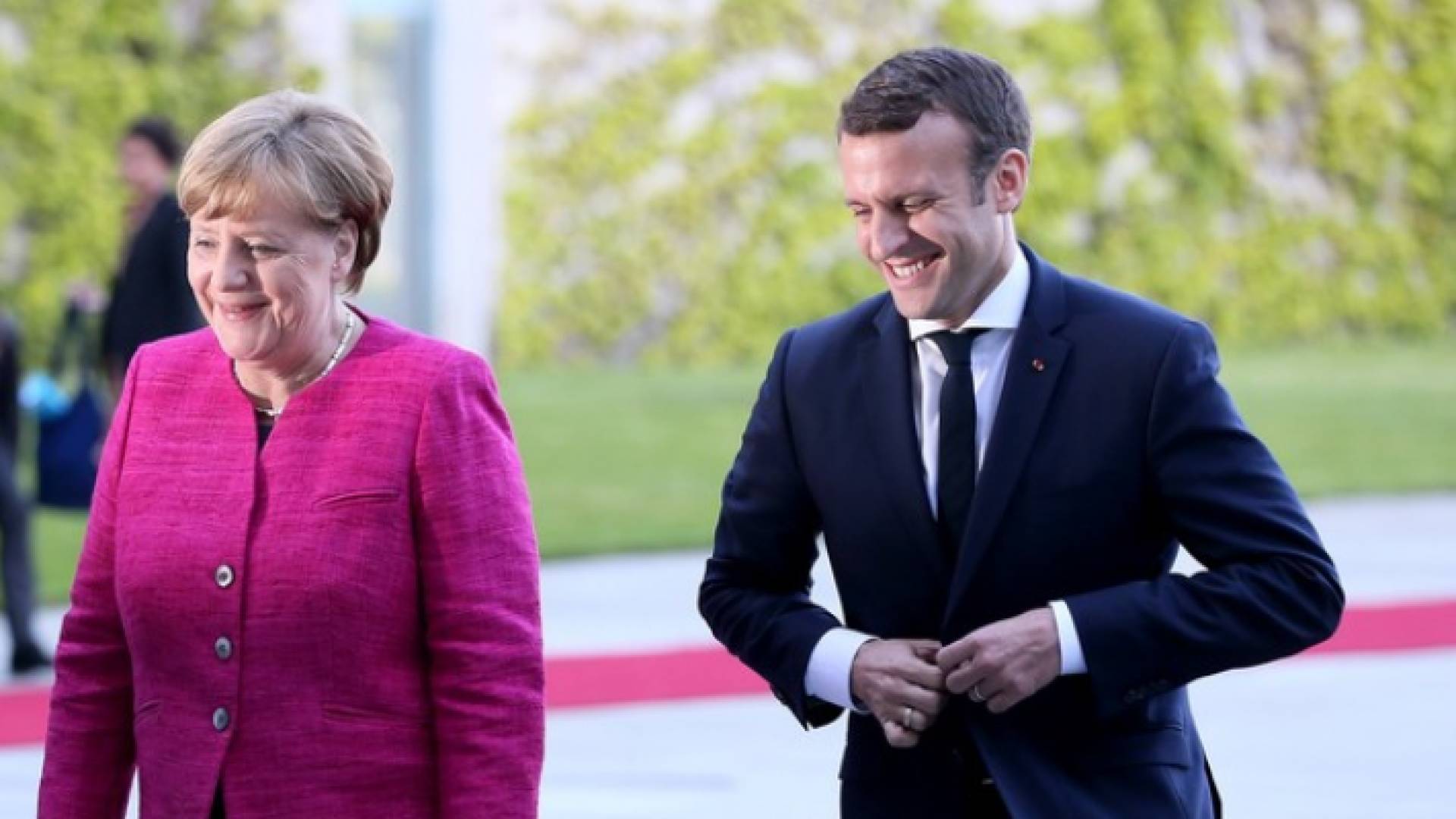 ماكرون وميركل