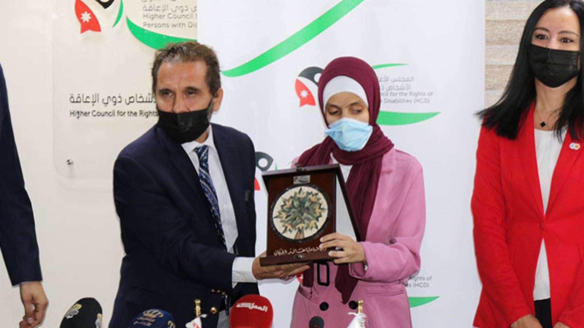 الأمير مرعد بن رعد يكرم الناجحين في الثانوية العامة من ذوي الإعاقة