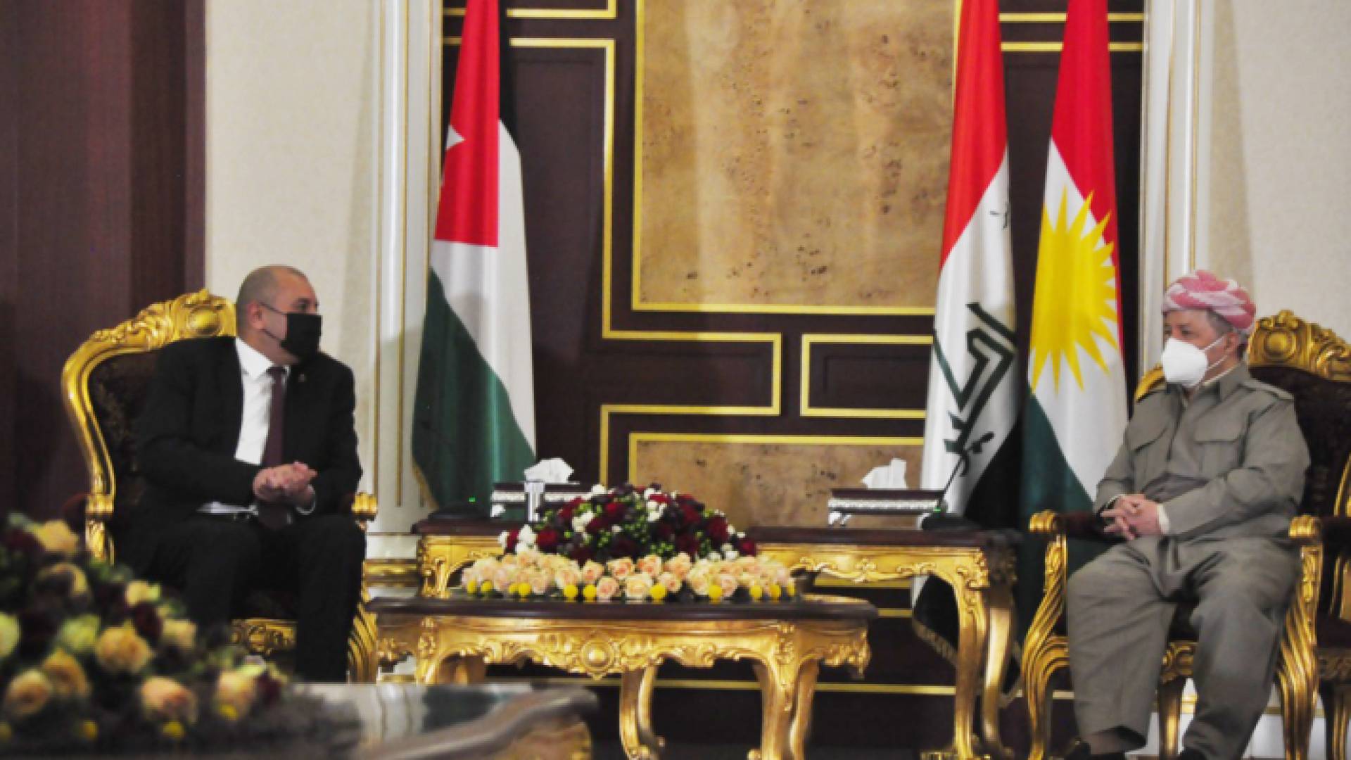 الوفد النيابي برئاسة العودات يلتقي بارزاني في أربيل