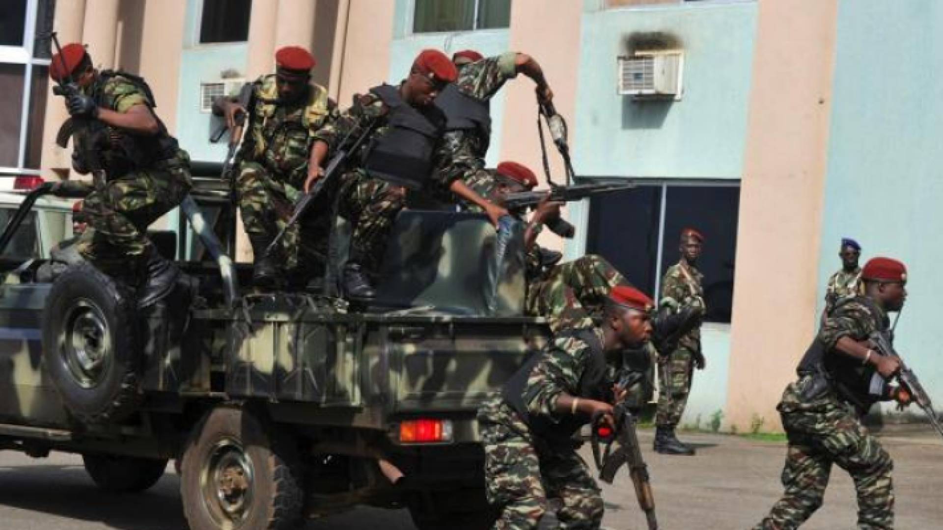 أفراد من الجيش الغيني