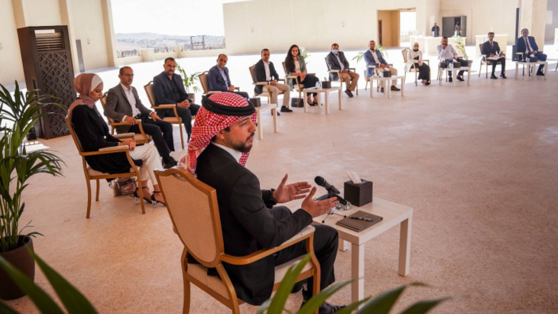 ولي العهد يلتقي عددا من أبناء السلط