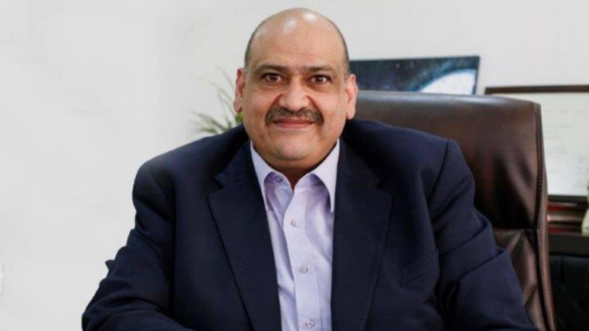 عضو لجنة الاوبئة الدكتور مهند النسور