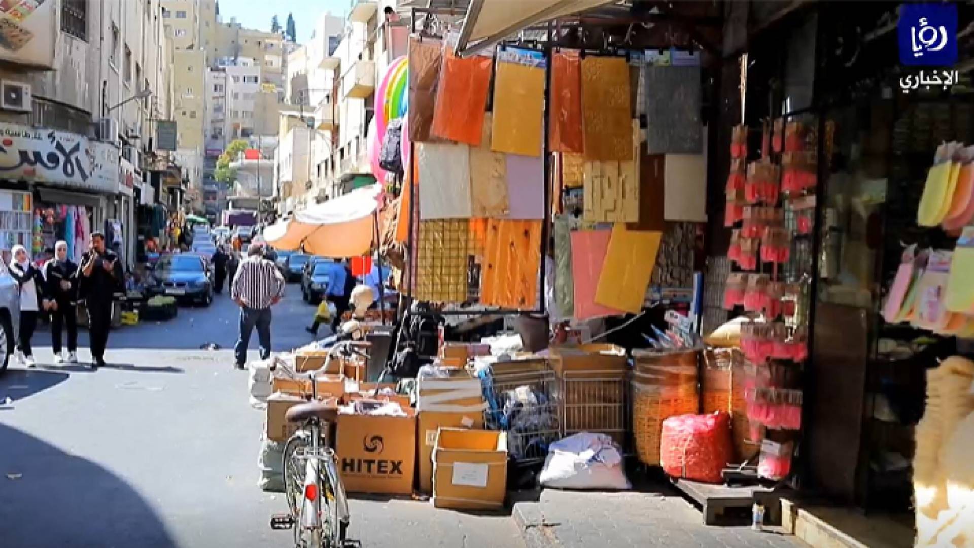 جانب من اعتداء البسطات على الأرصفة في وسط البلد