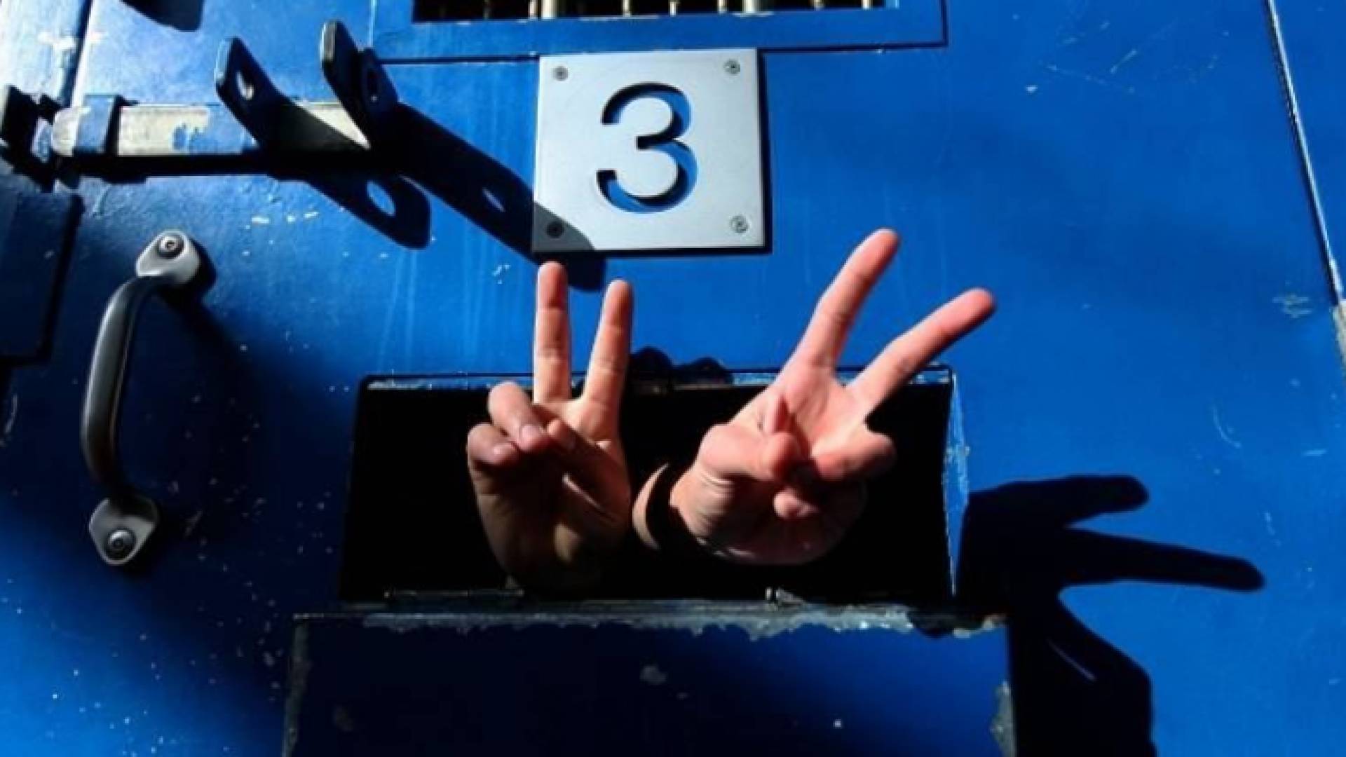 الأسرى الفلسطينيين يعانون أوضاعا صعبة في سجون الاحتلال الإسرائيلي