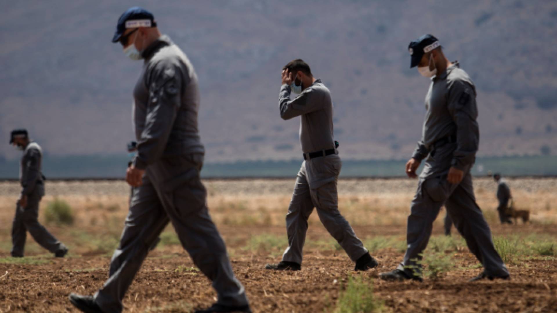 قوات الاحتلال الإسرائيلي خلال عمليات تمشيط للبحث عن الـ 6 أسرى