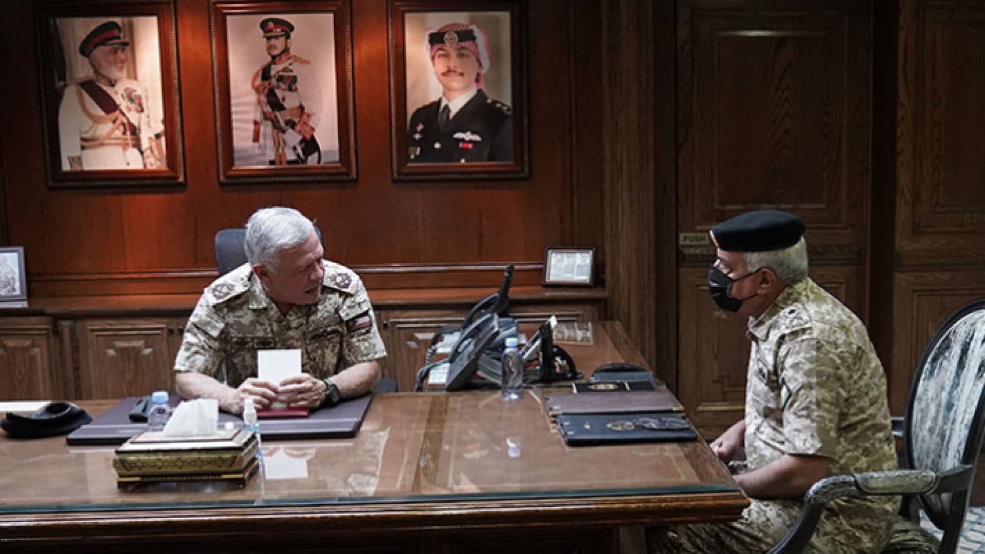 من زيارة جلالة الملك إلى القيادة العامة للقوات المسلحة