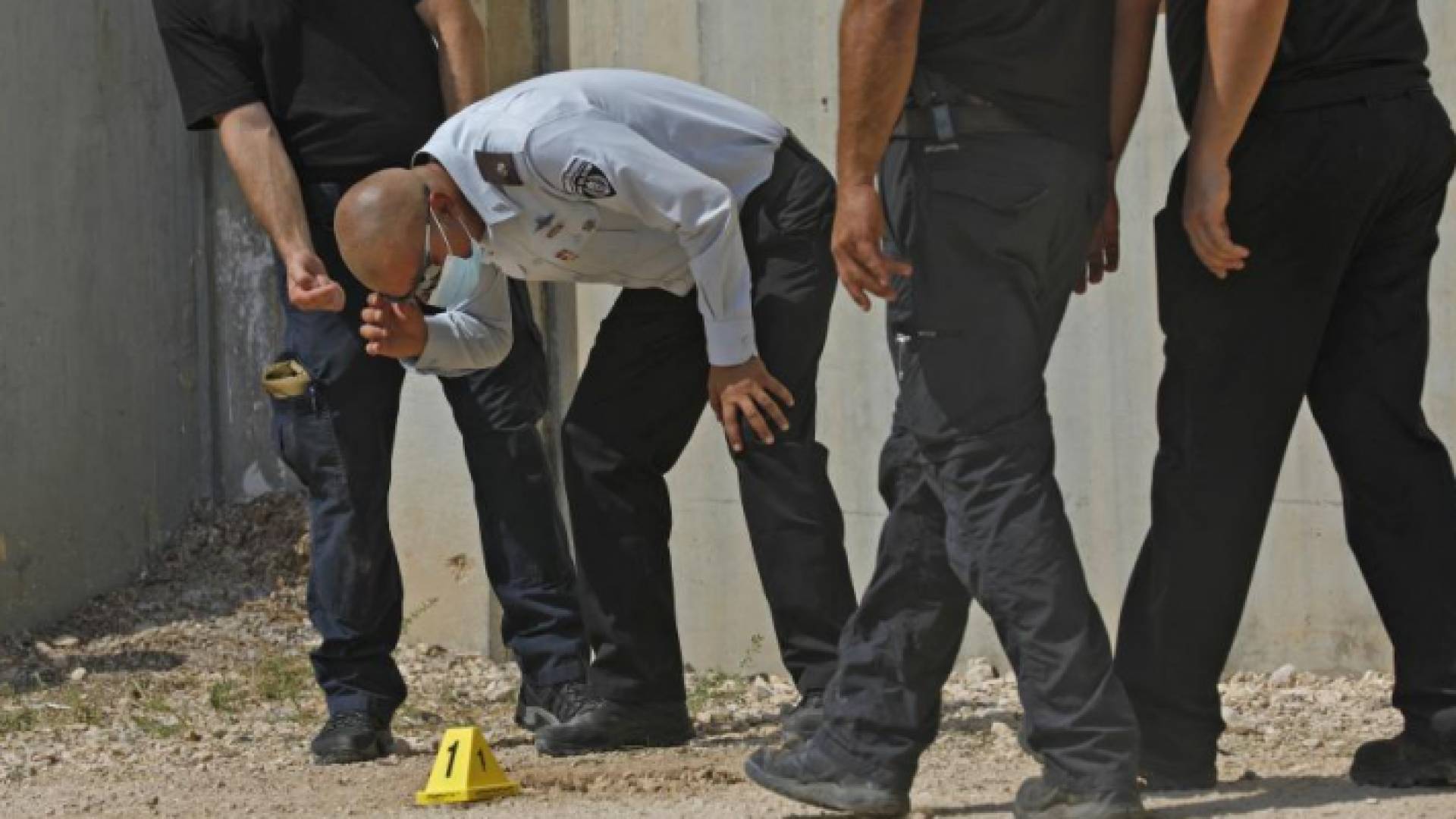 حملات مداهمة واقتحام لعدد من البلدات الفلسطينية