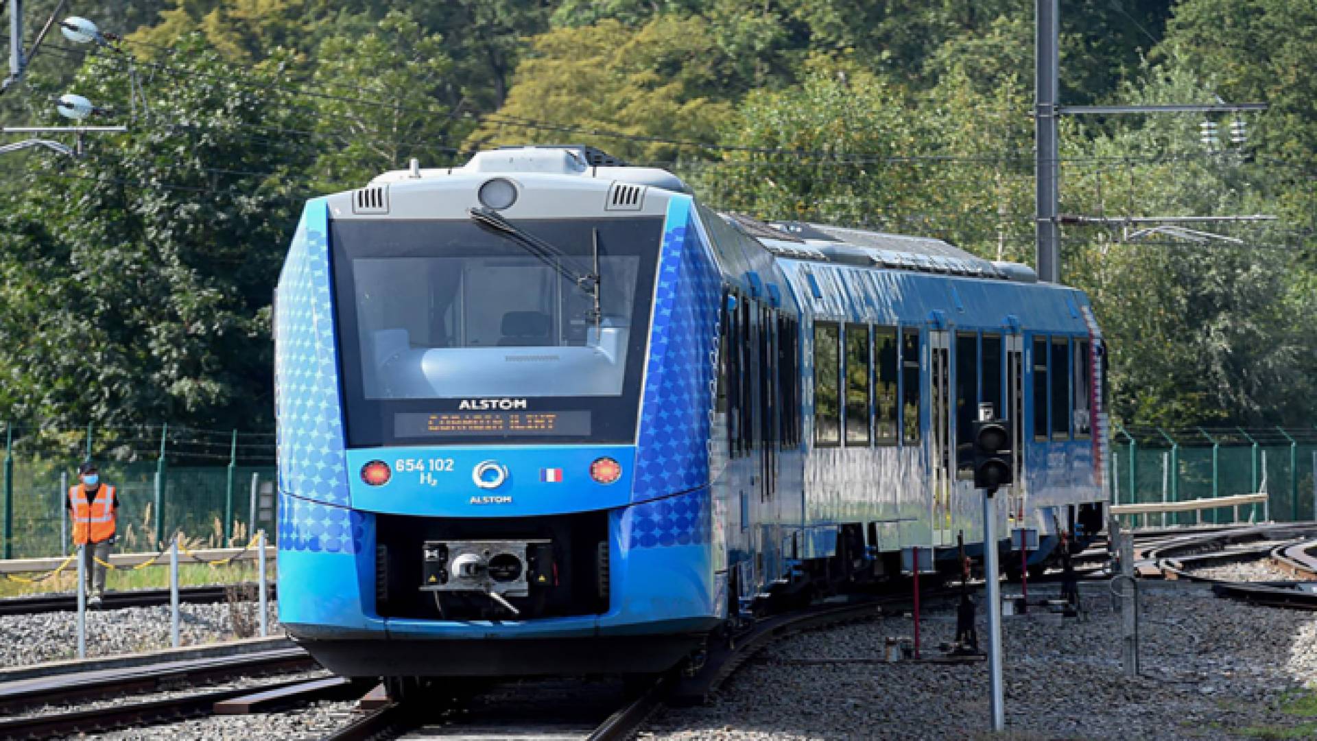 فرنسا تطلق أول قطار في العالم يعمل بالهيدروجين