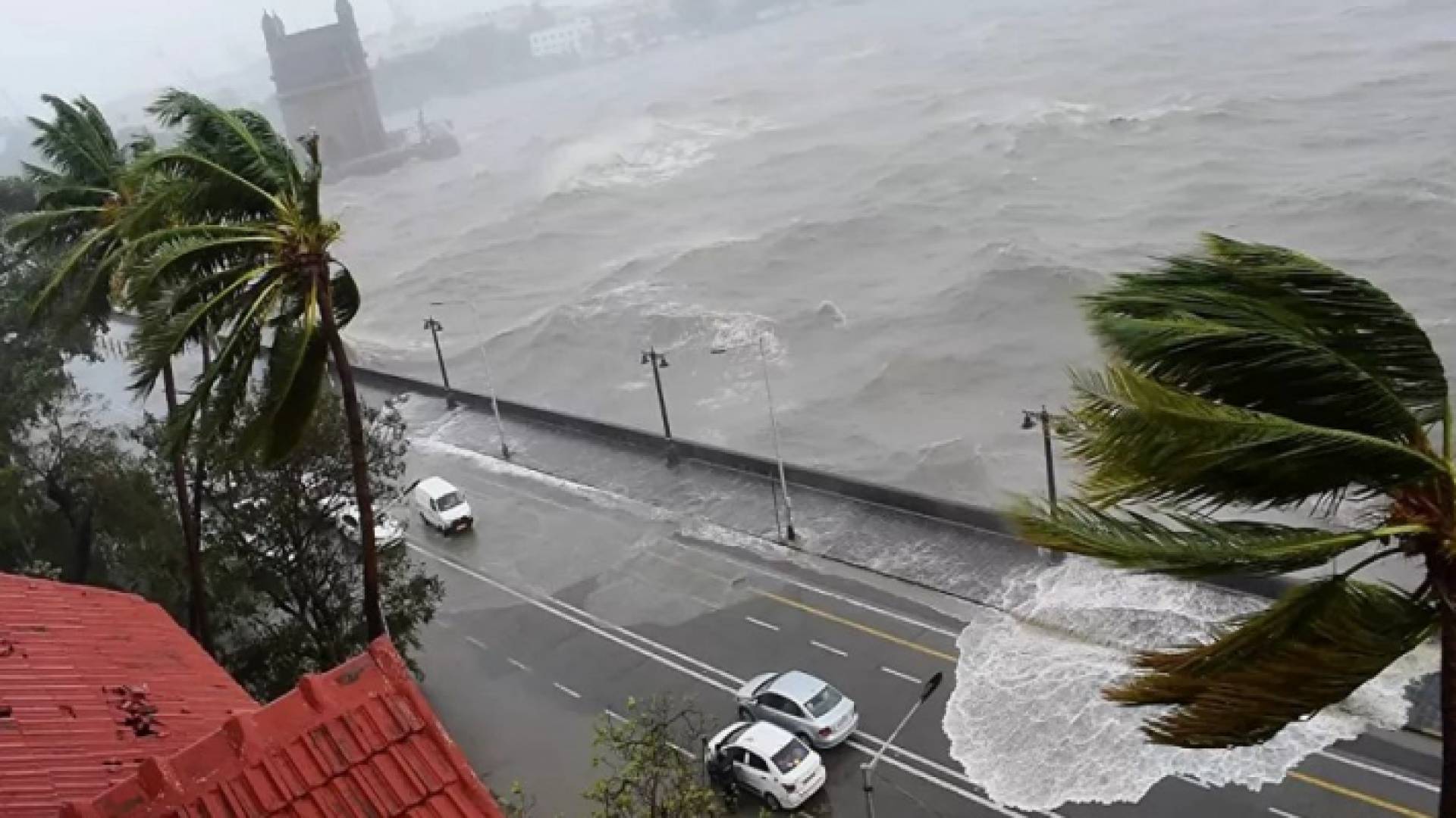 إعصار "أولاف" الذي يضرب المكسيك