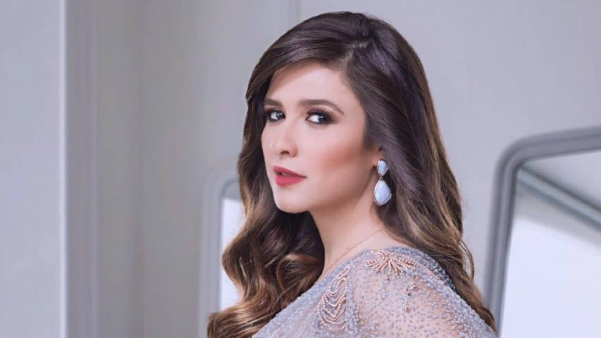 الفنانة ياسمين عبد العزيز