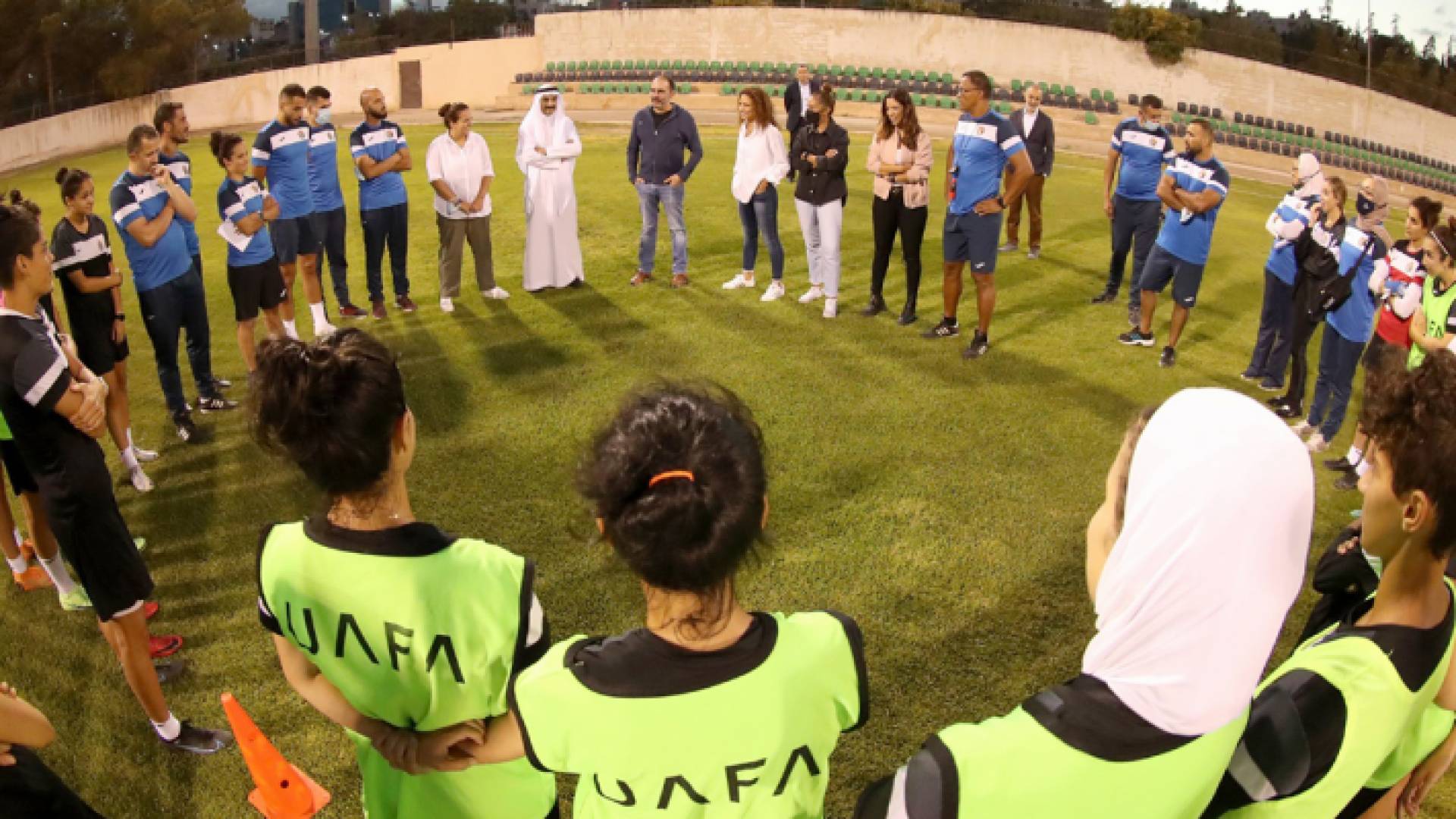 الأمير علي يطمئن على استعدادات منتخب السيدات للتصفيات الآسيوية