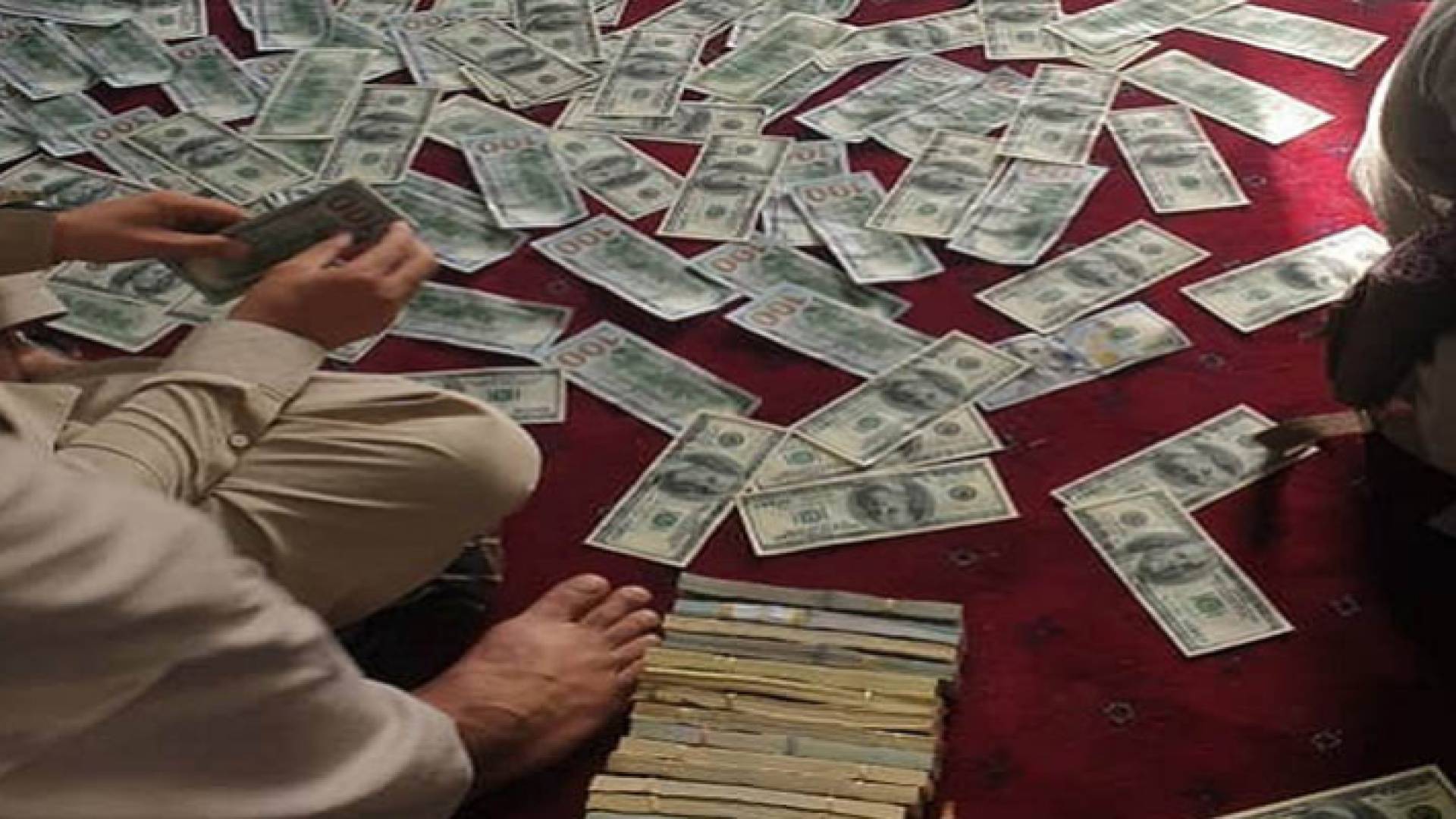 طالبان تعثر على دولارات وسبائك ذهبية