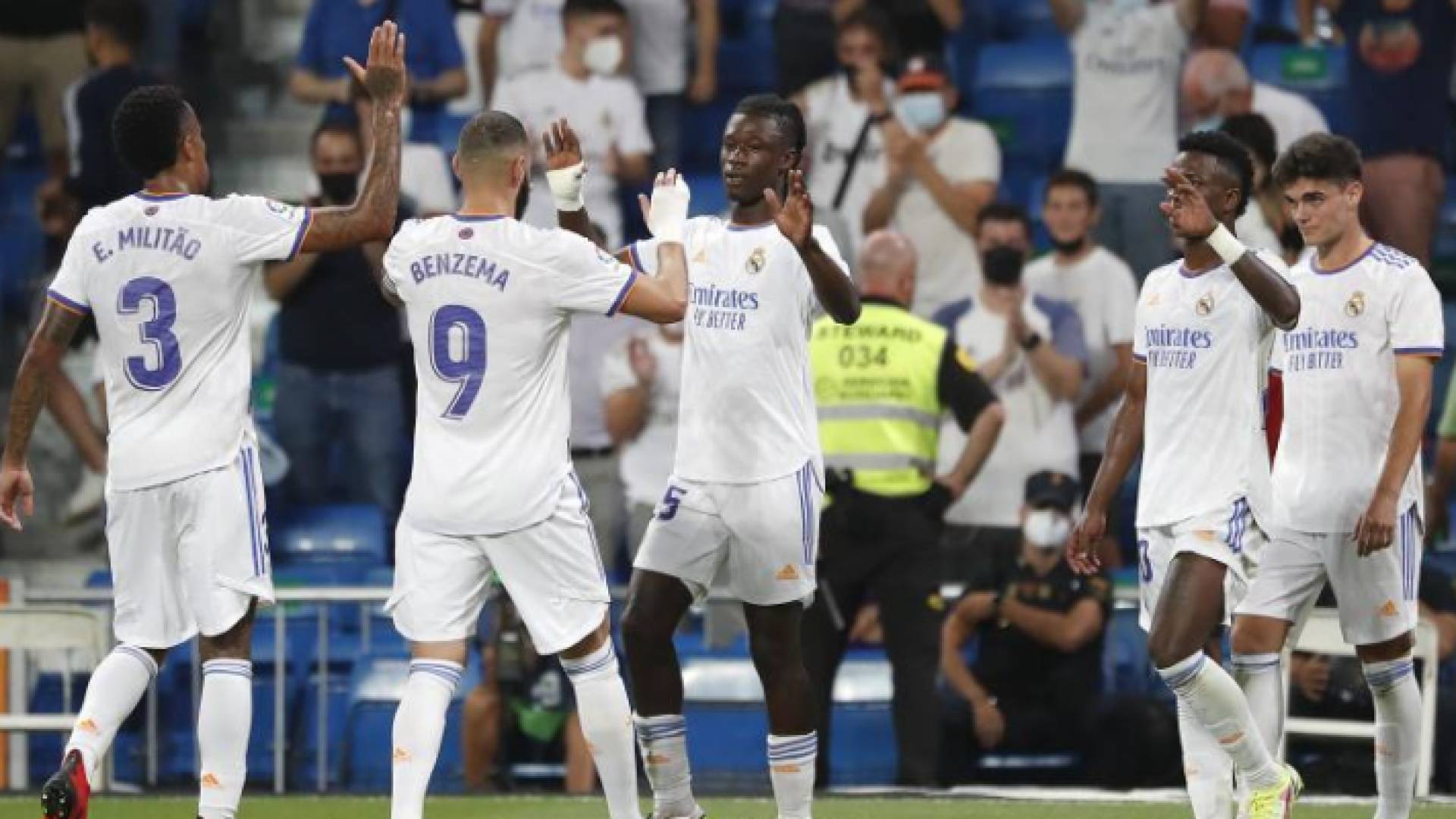 هاتريك بنزيما يقود الريال لاكتساح سيلتا في ليلة عودة البرنابيو