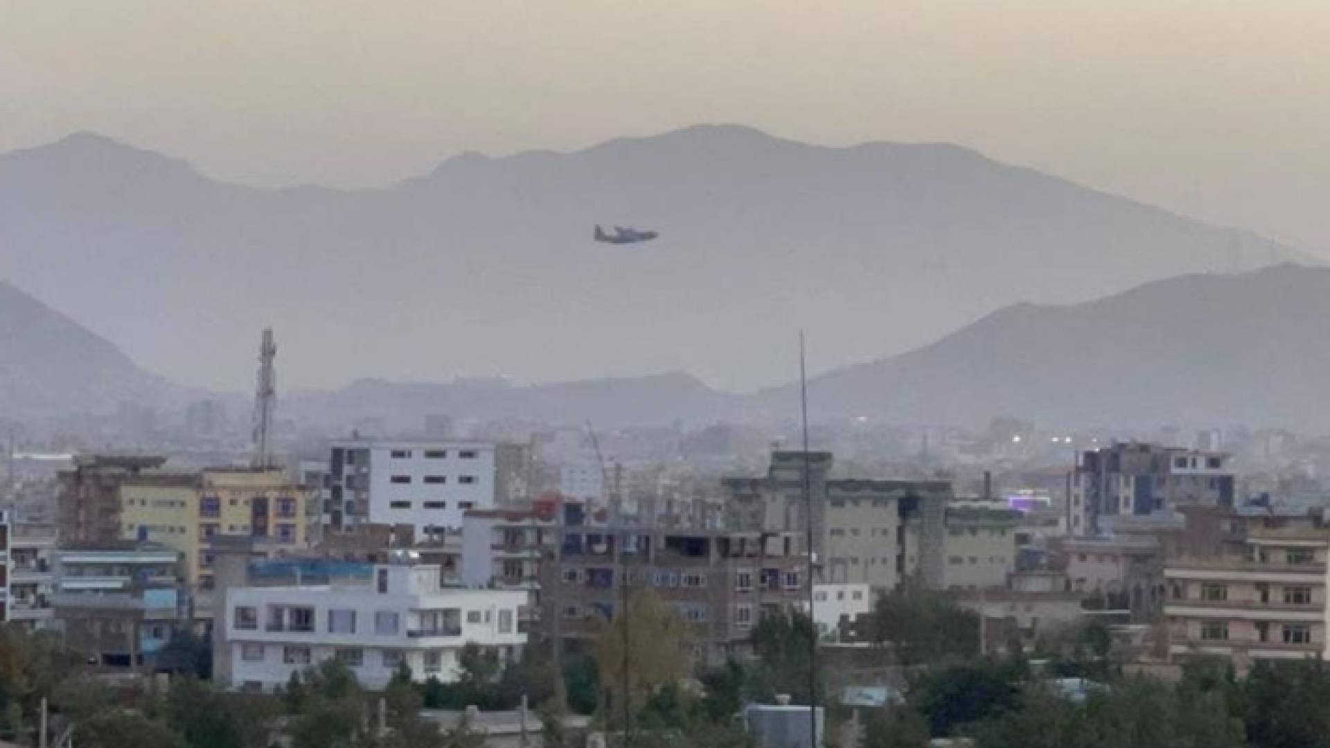 محيط مطار كابول