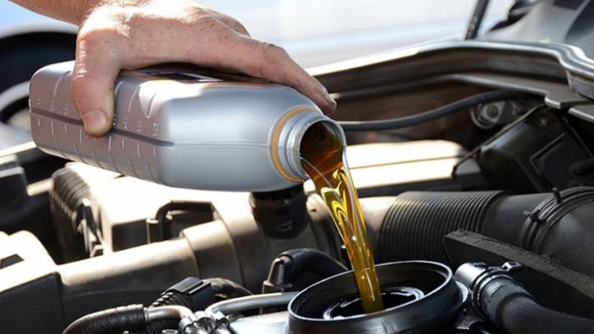 زيت سيارات - تعبيرية