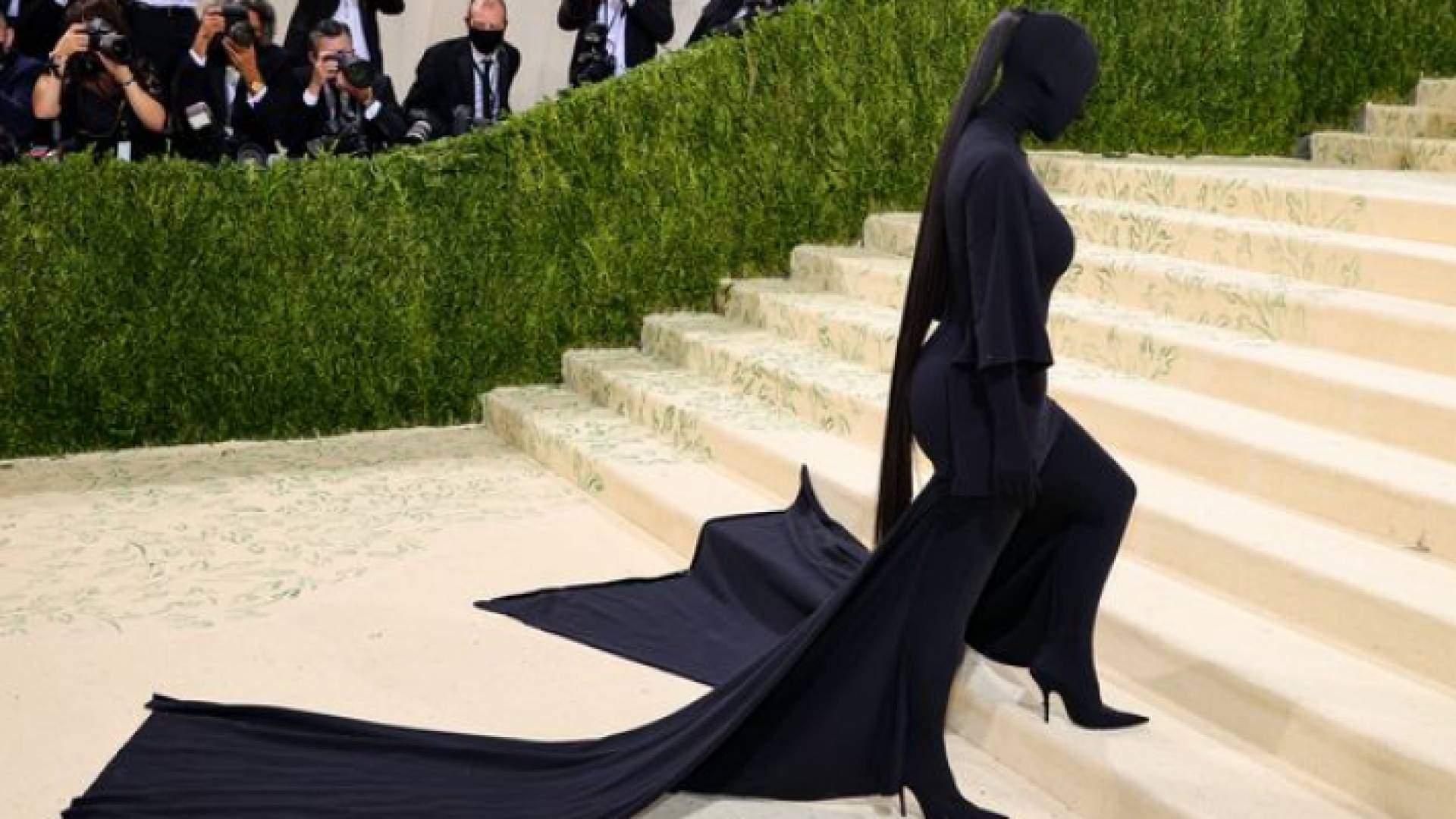 نجمة تلفزيون الواقع كيم كاردشيان