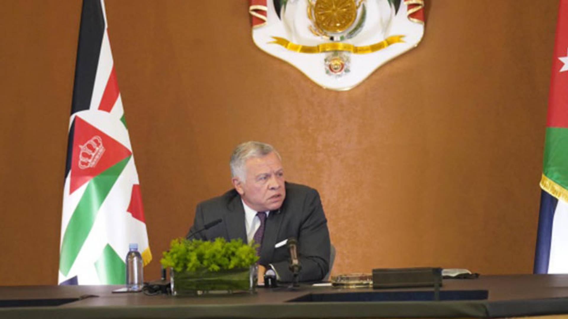 الملك خلال لقاء سبق مع اللجنة الملكية لتحديث المنظومة السياسية