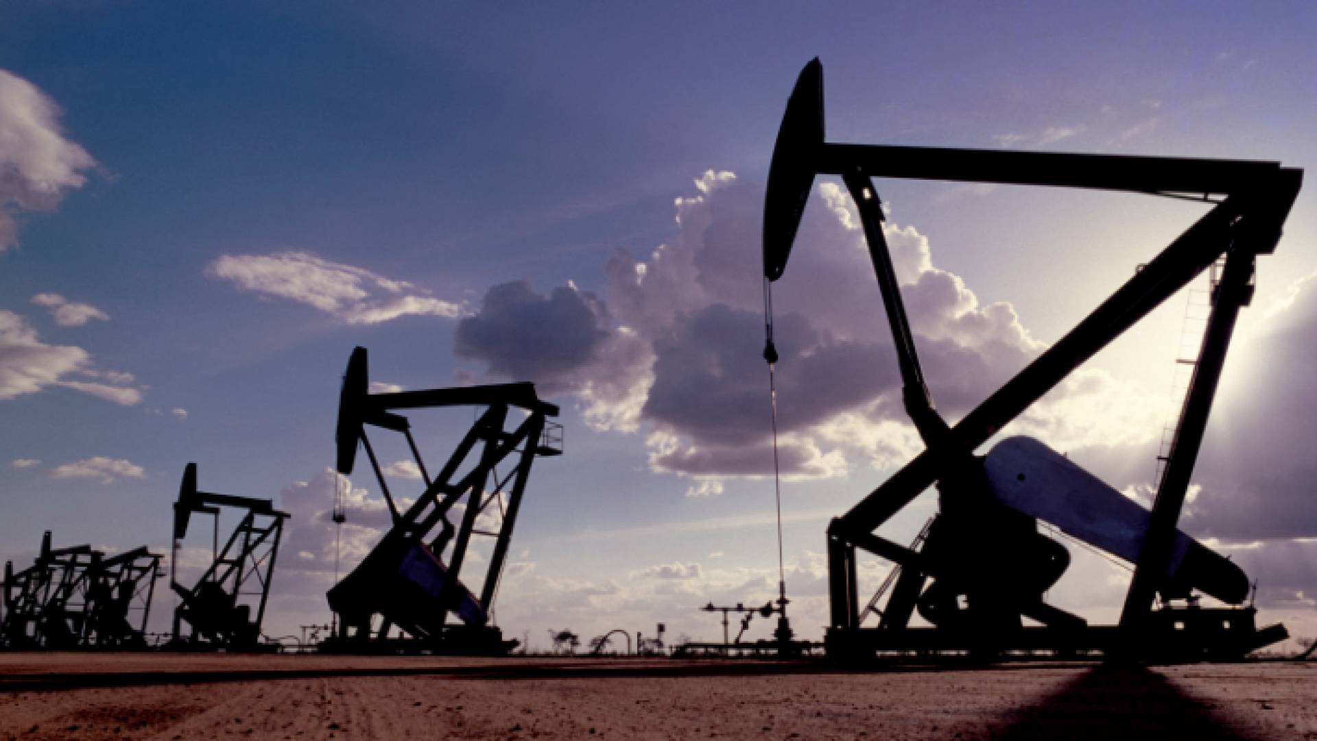 النفط يسجل أعلى ارتفاع في أسابيع