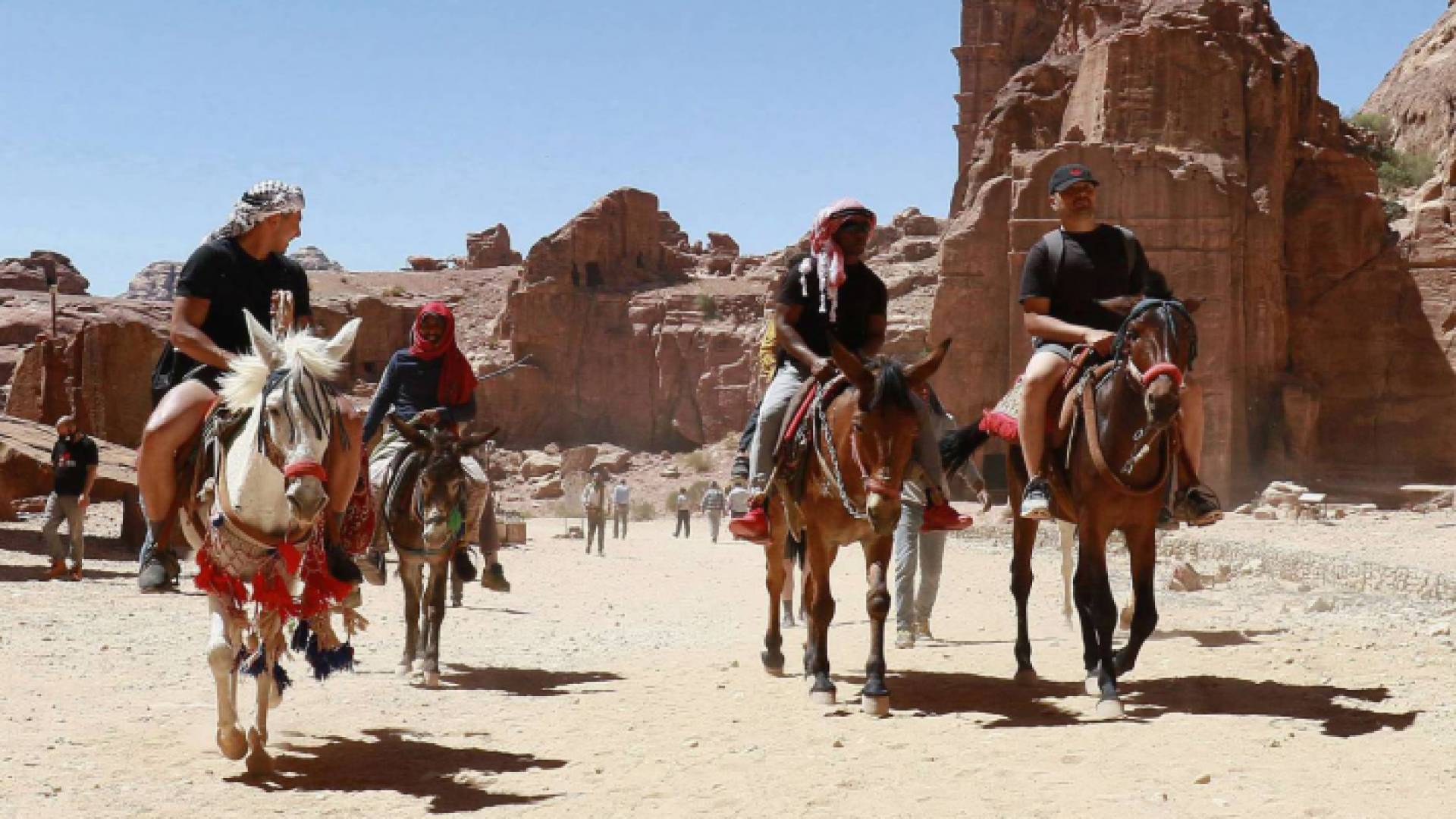 سياح في العقبة - ارشيفية