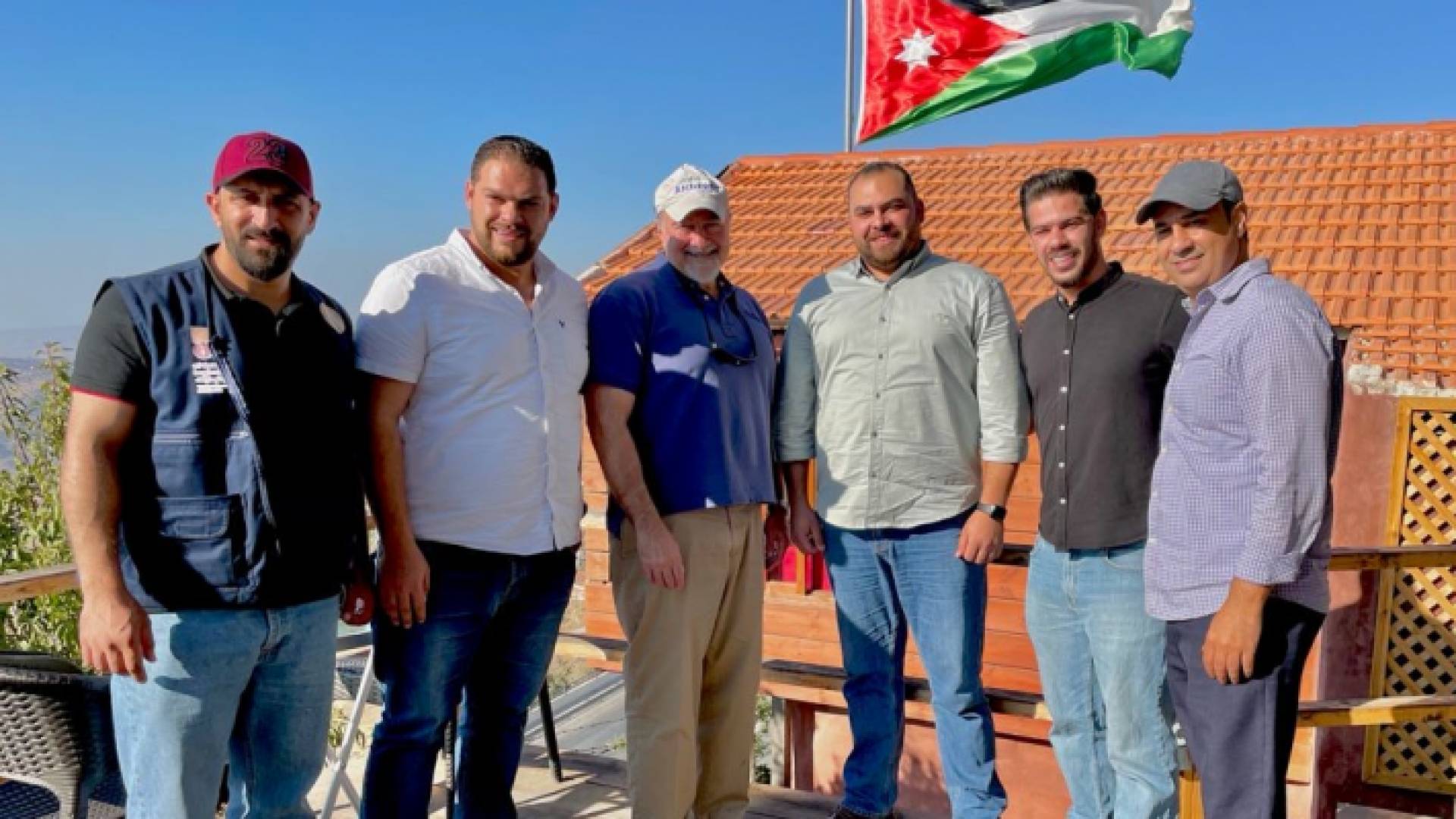 السفير الأمريكي في كوخ الجبل