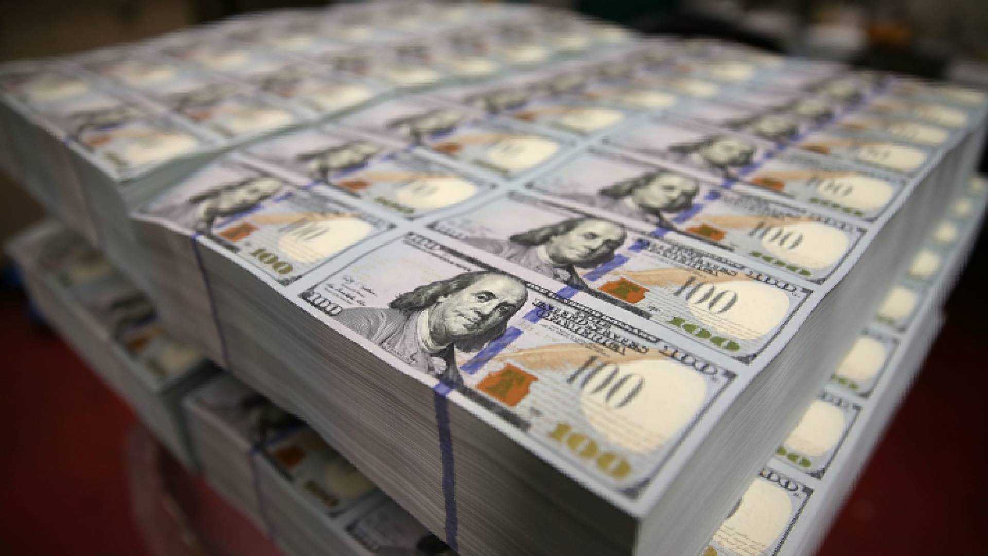 دولارات أمريكية