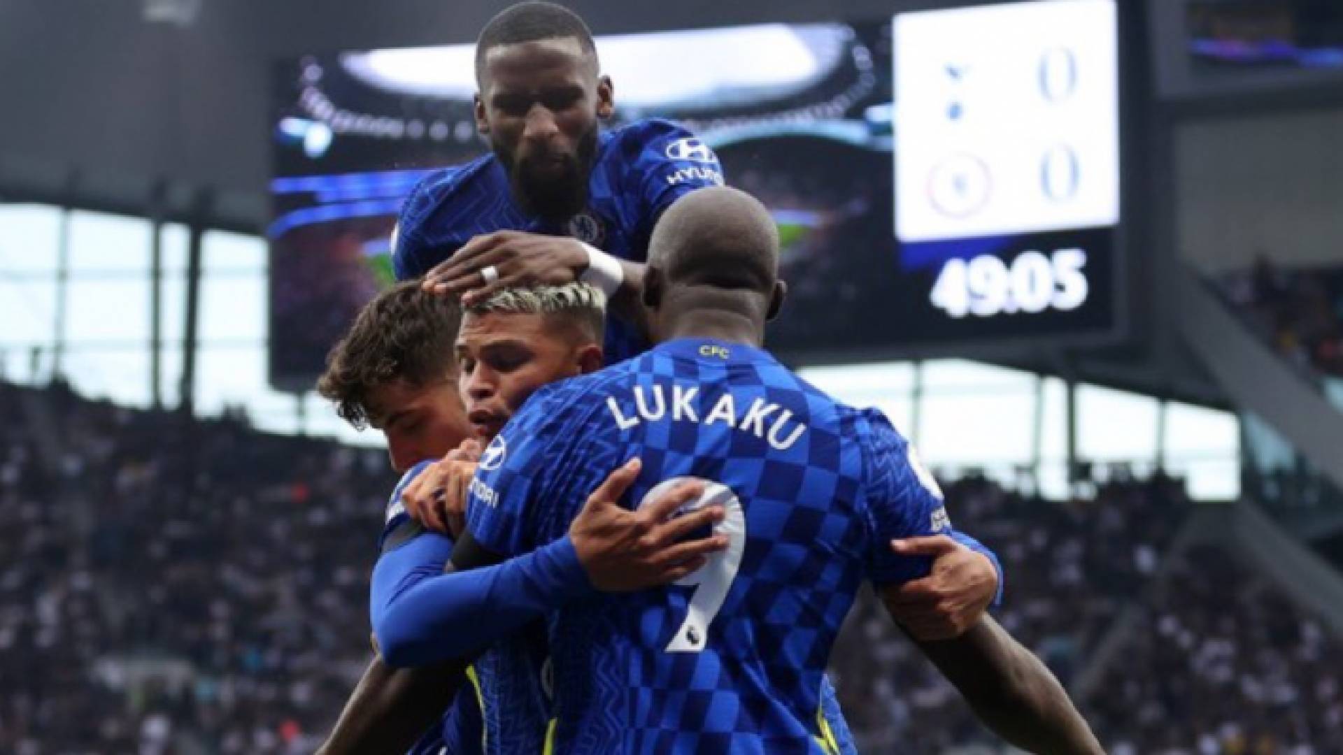 تشيلسي يواصل التقدم بالدوري الإنجليزي ويشارك ليفربول الصدارة