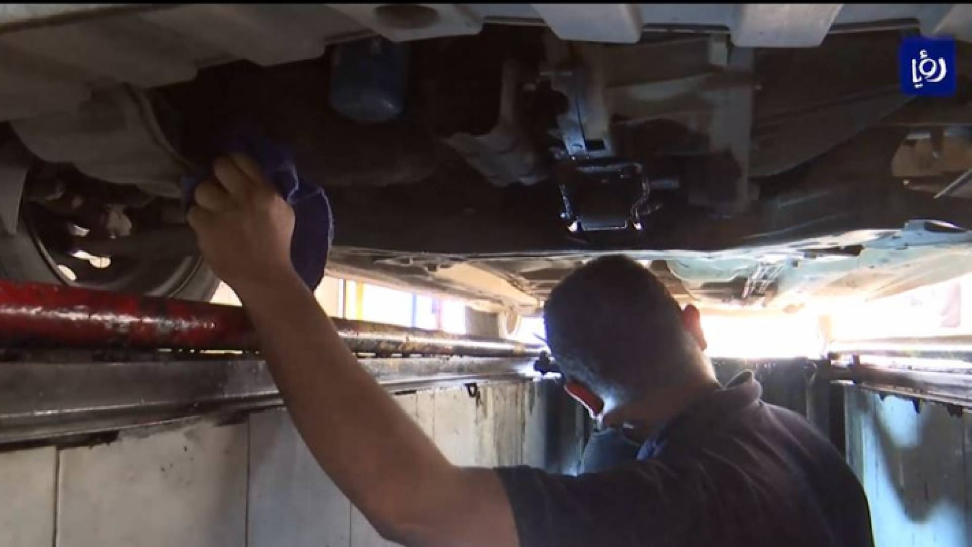 خبراء وموطنون يؤكدون جودة الزيوت الأردنية المعدنية - فيديو